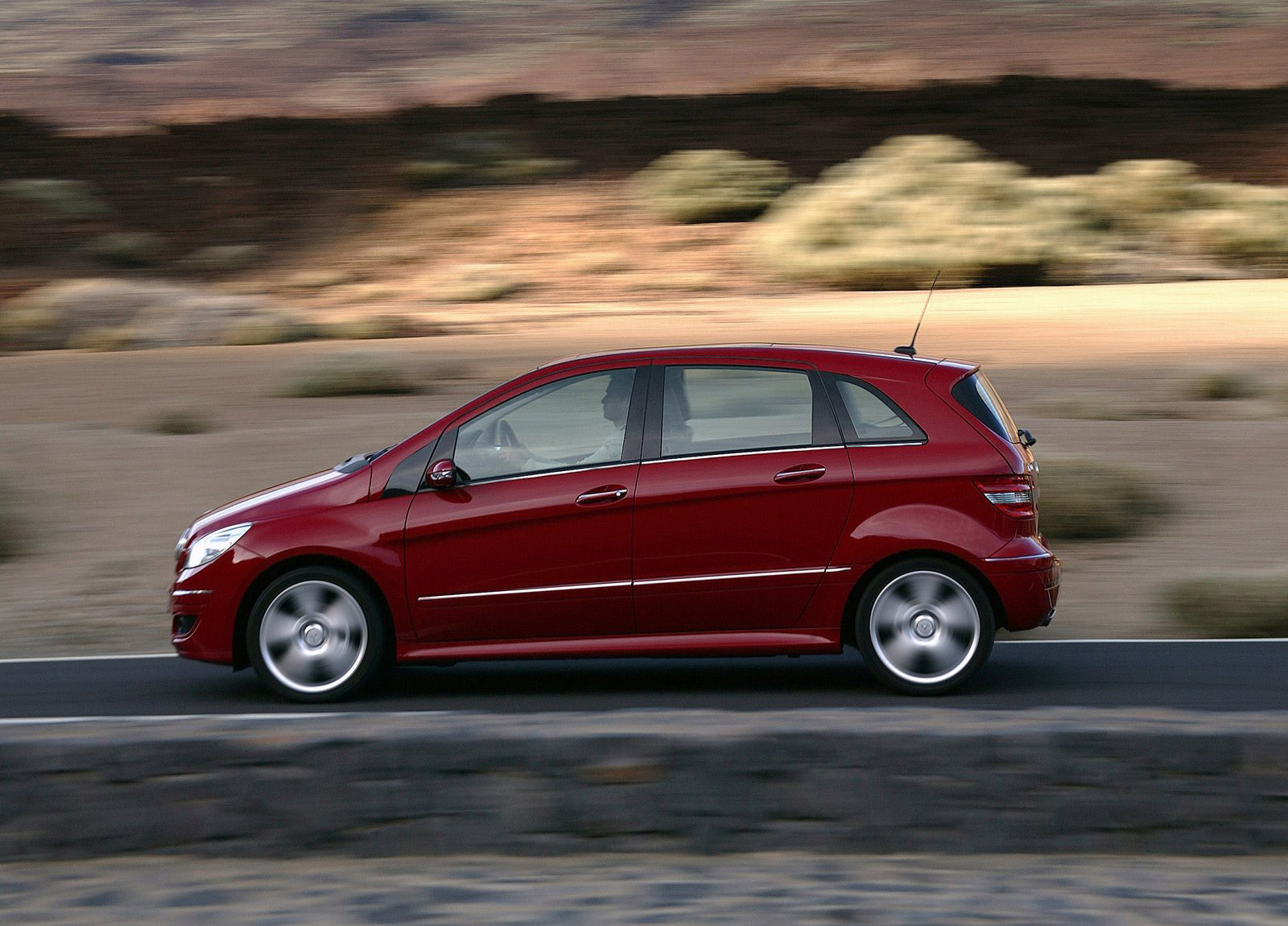 Mercedes-Benz B200 Turbo photo #31