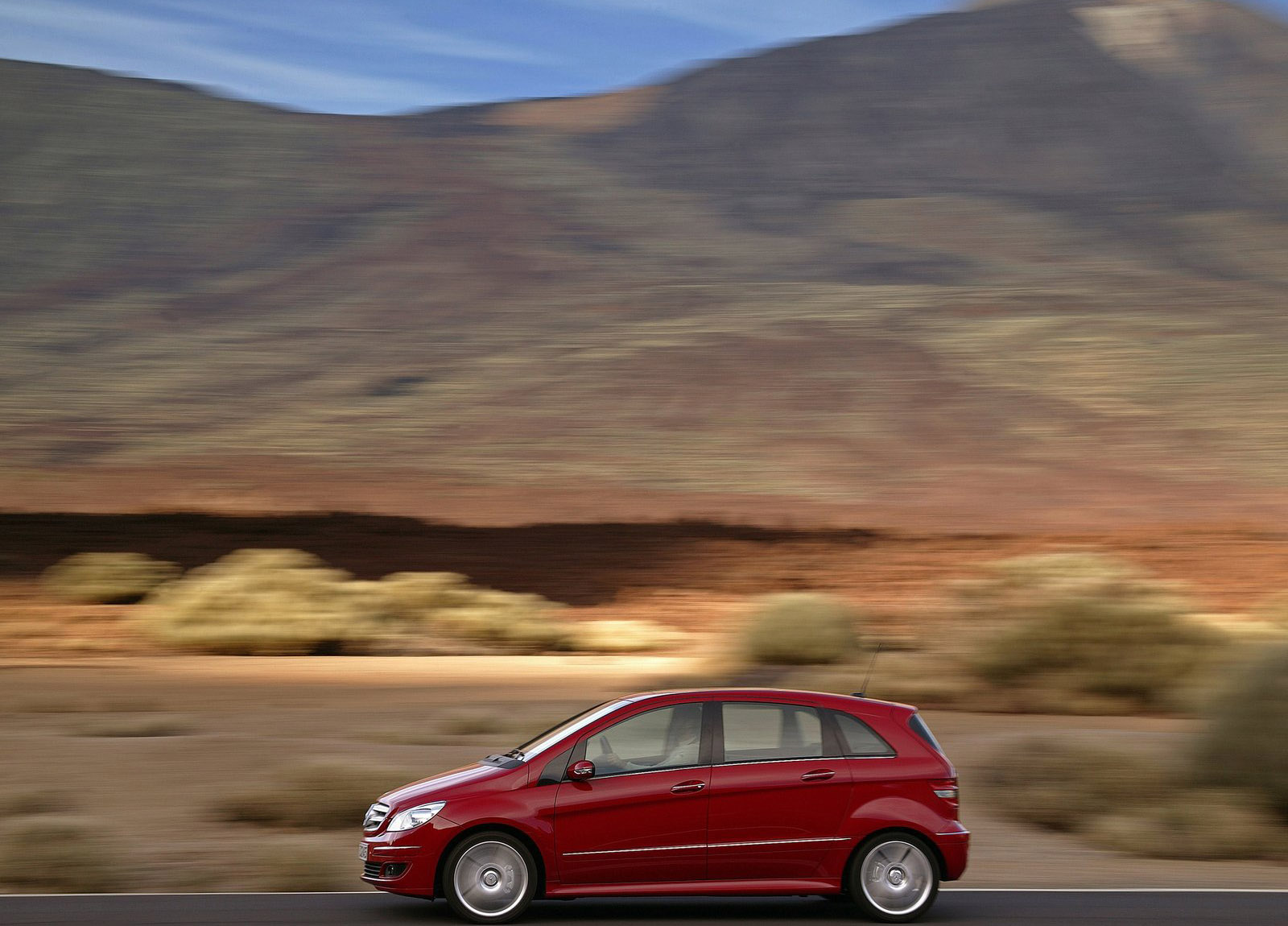 Mercedes-Benz B200 Turbo photo #32
