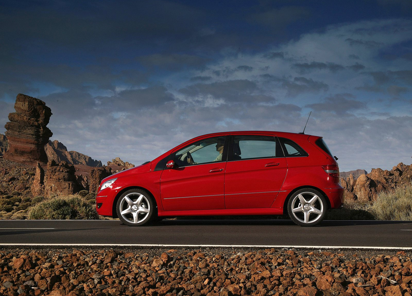 Mercedes-Benz B200 Turbo photo #34