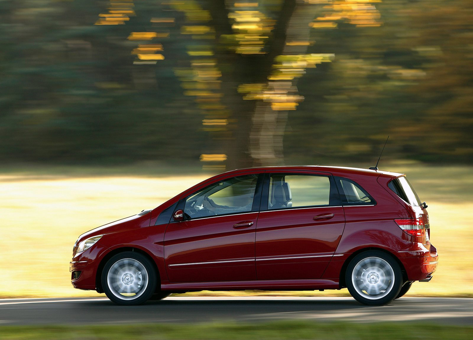 Mercedes-Benz B200 Turbo photo #38