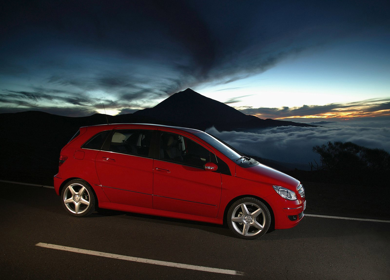 Mercedes-Benz B200 Turbo photo #39