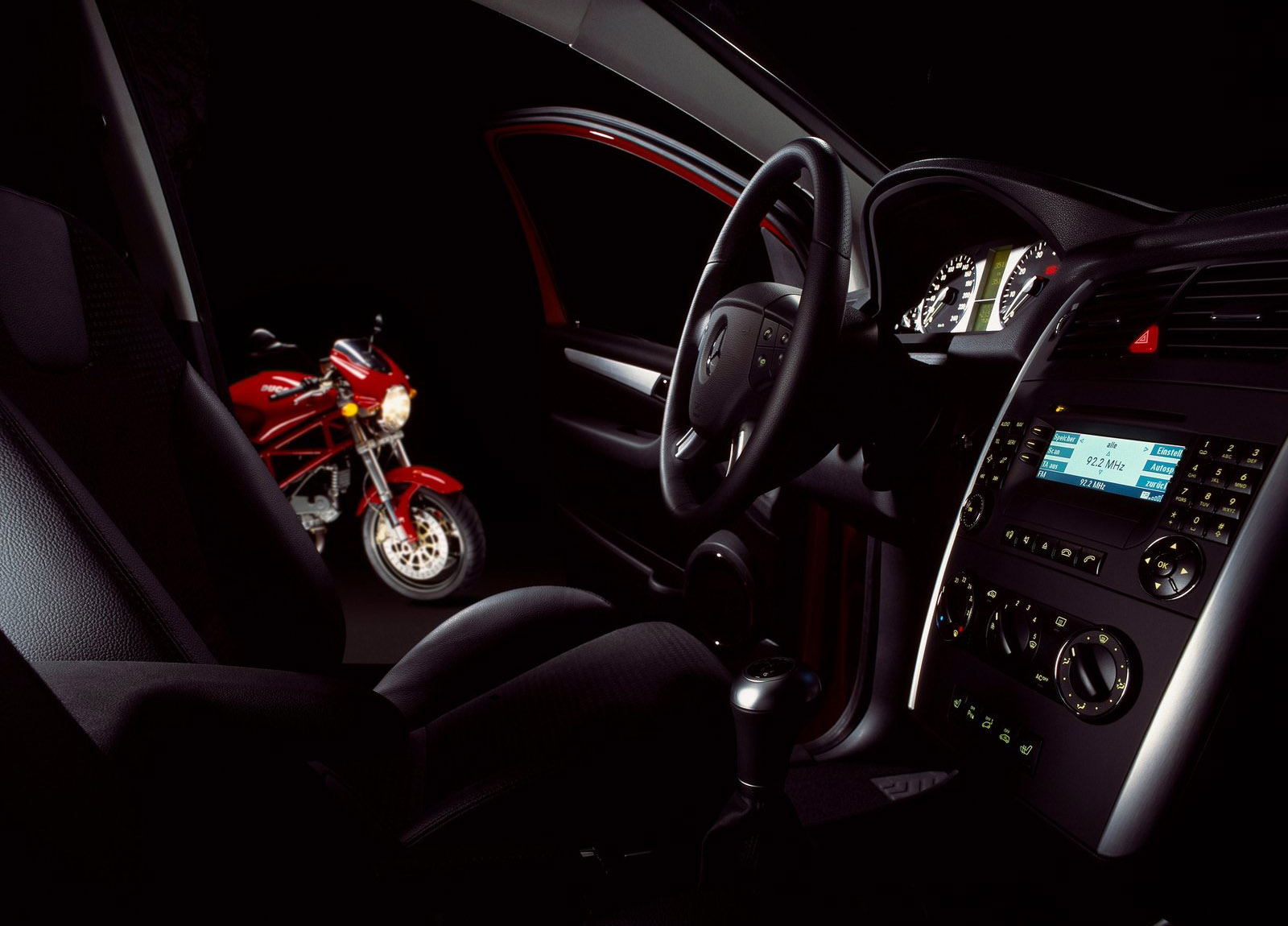 Mercedes-Benz B200 Turbo photo #41