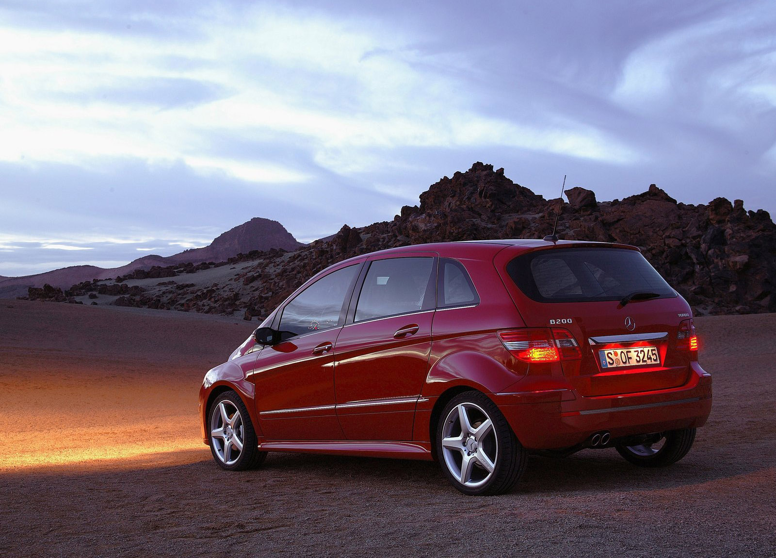 Mercedes-Benz B200 Turbo photo #43