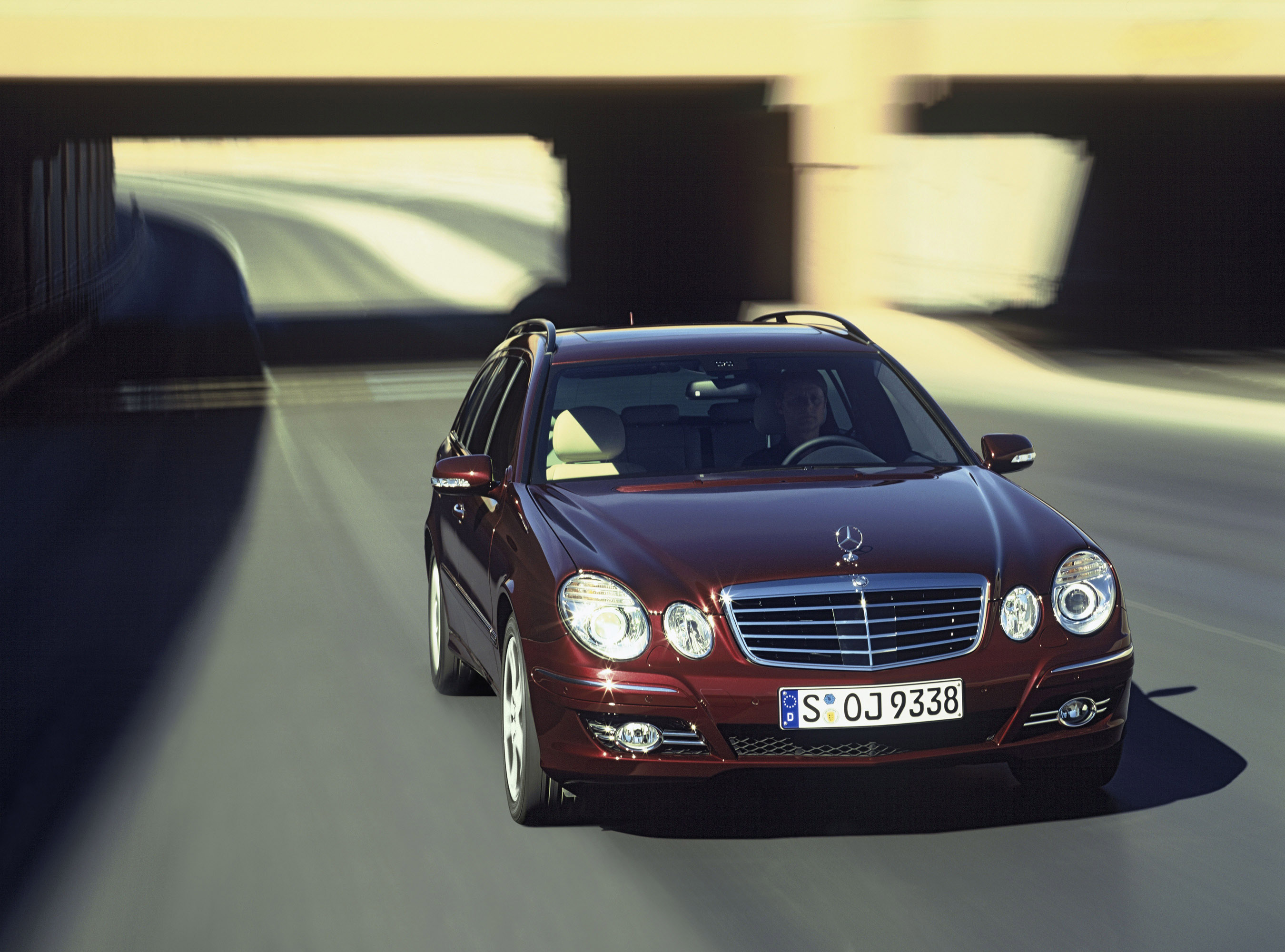 Mercedes-Benz E-Class photo #3