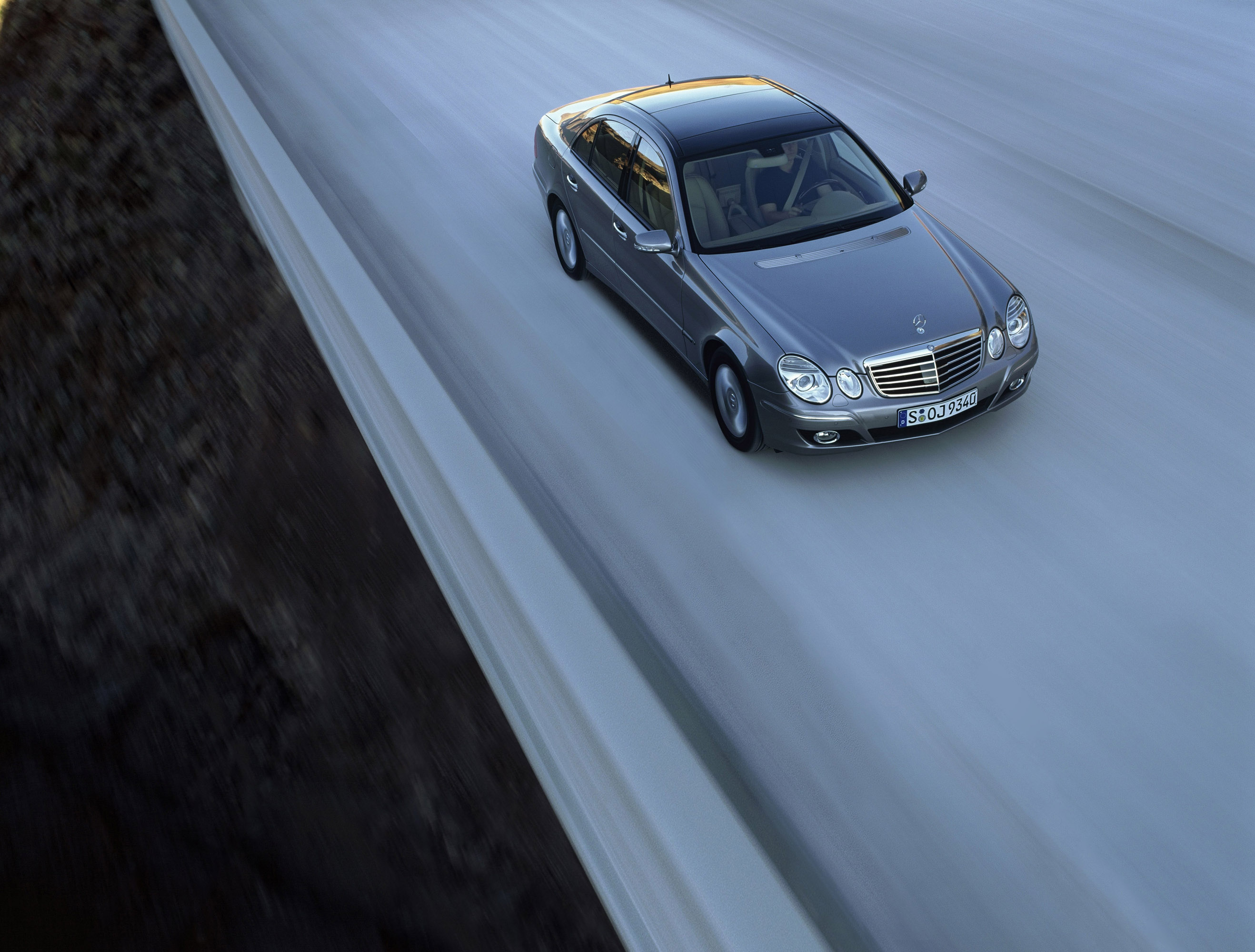 Mercedes-Benz E-Class photo #4