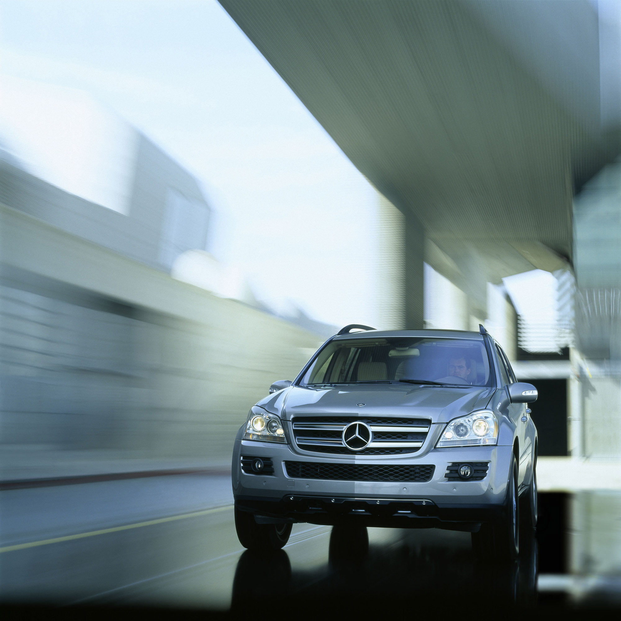 Mercedes-Benz GL-Class photo #17