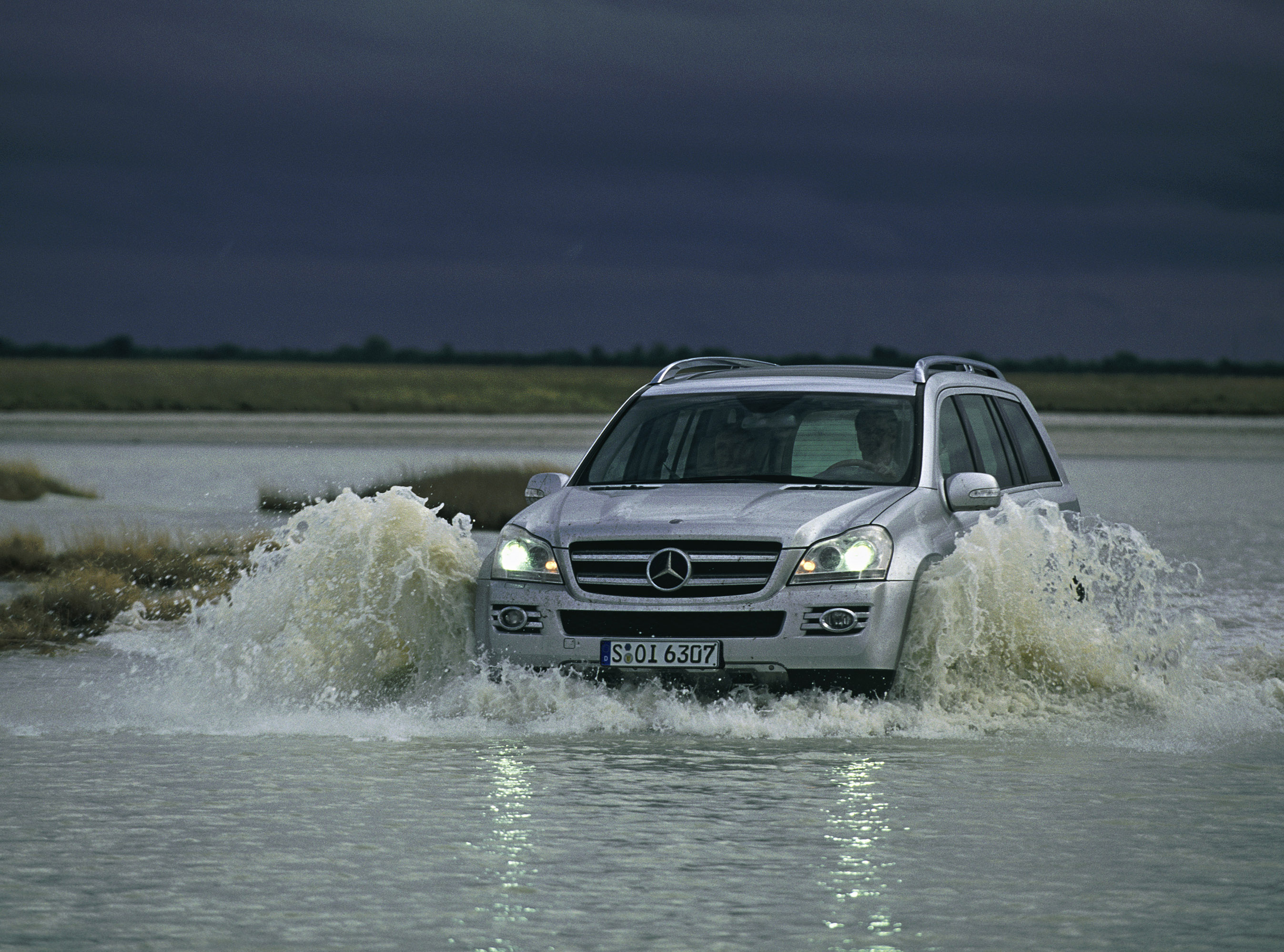 Mercedes-Benz GL-Class photo #48