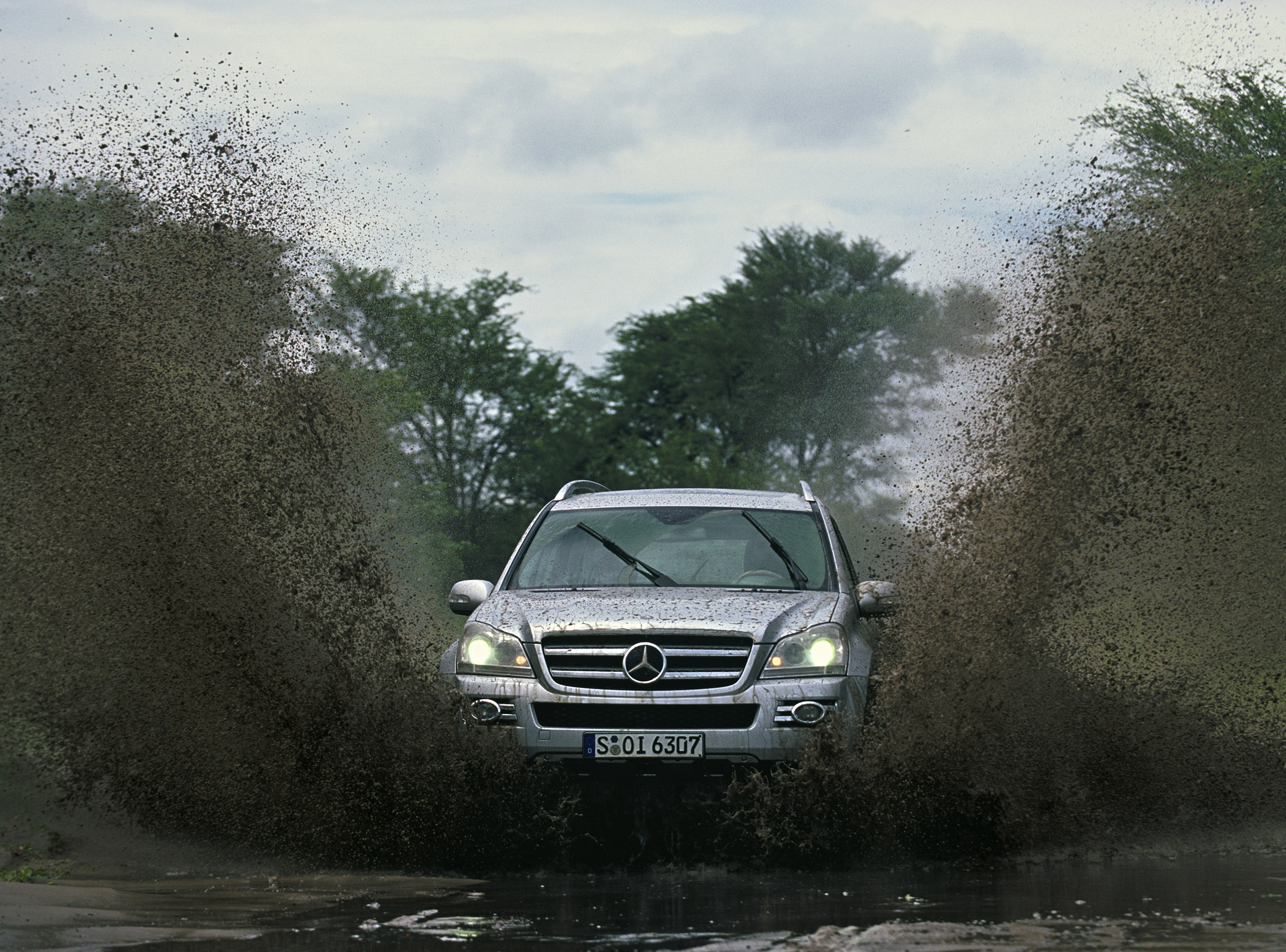 Mercedes-Benz GL-Class photo #50