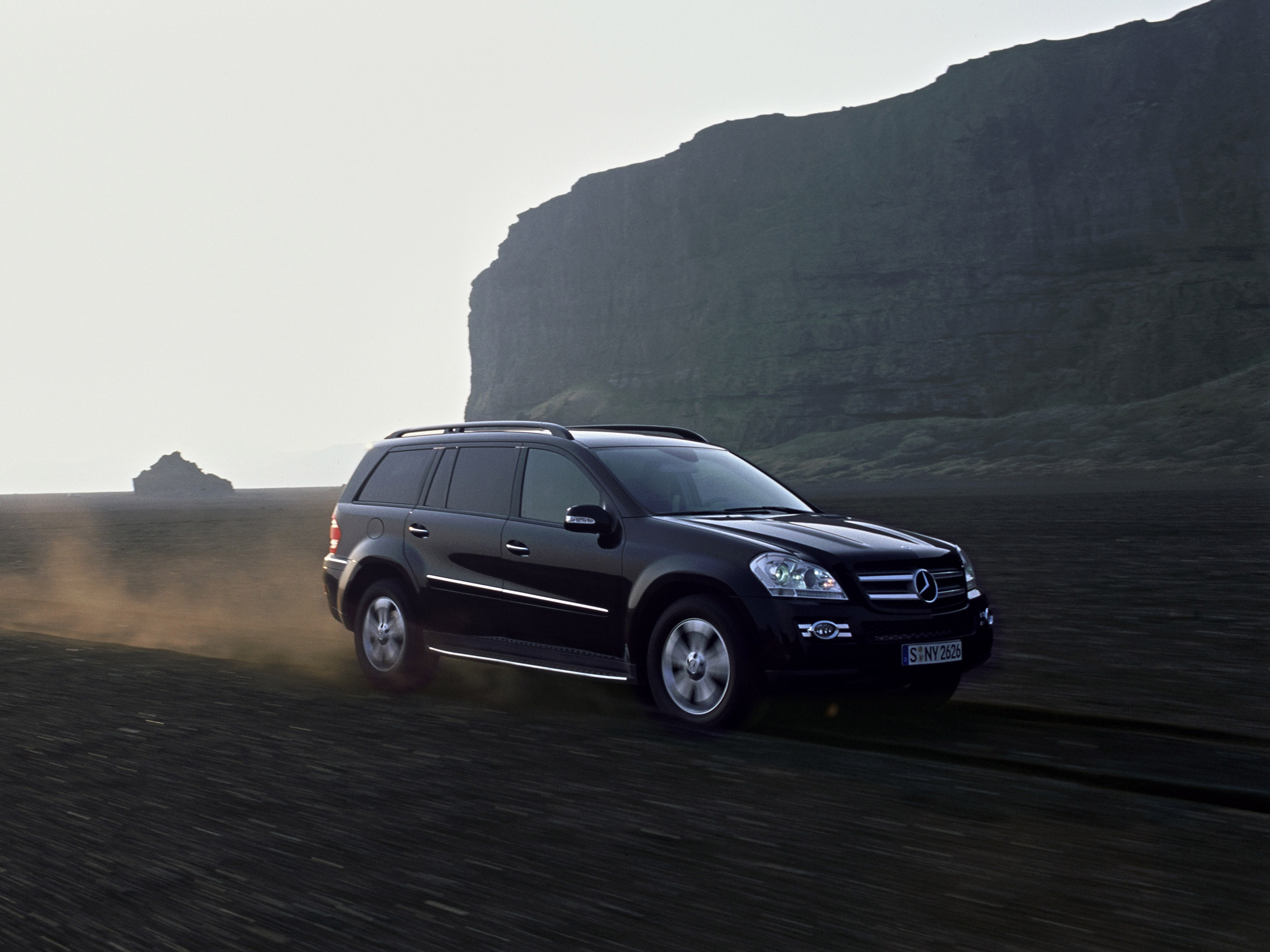 Mercedes-Benz GL-Class photo #54