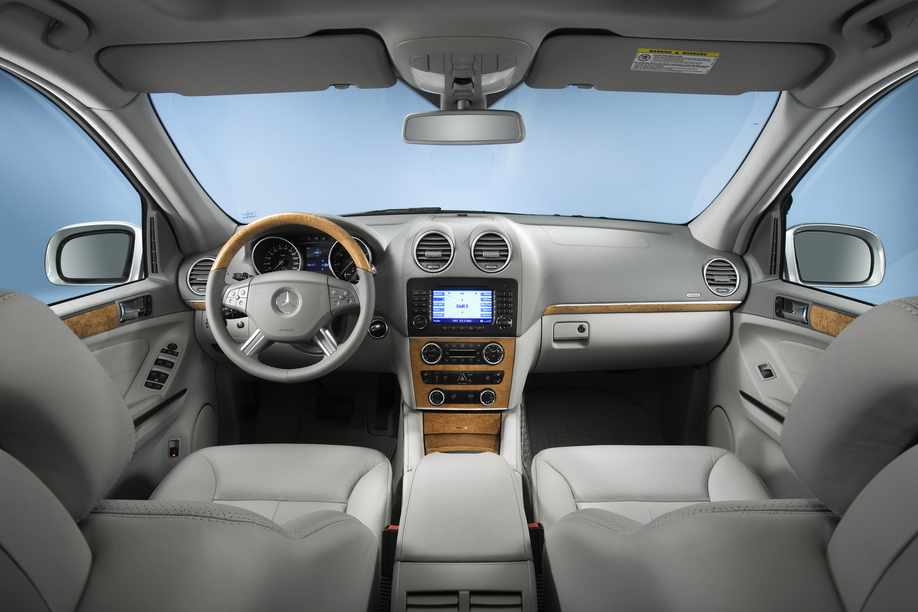 Mercedes-Benz GL-Class photo #68