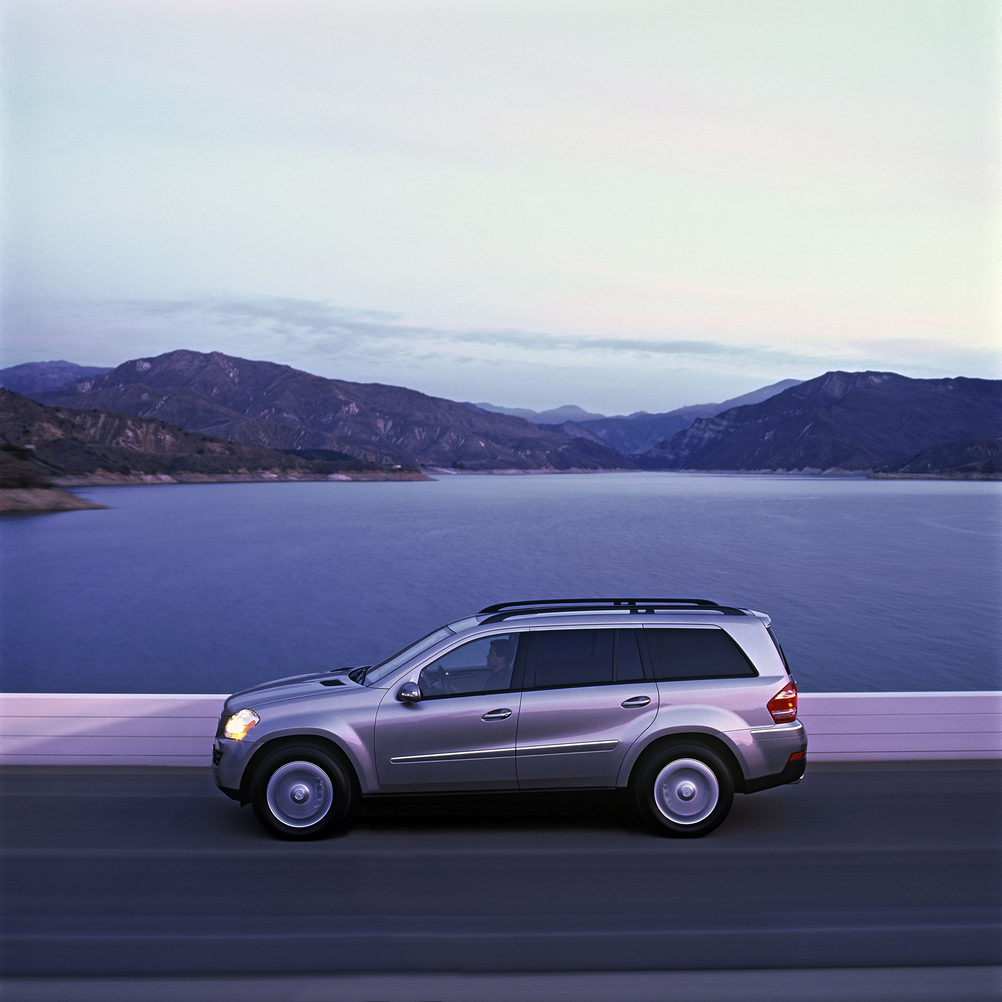 Mercedes-Benz GL-Class photo #89