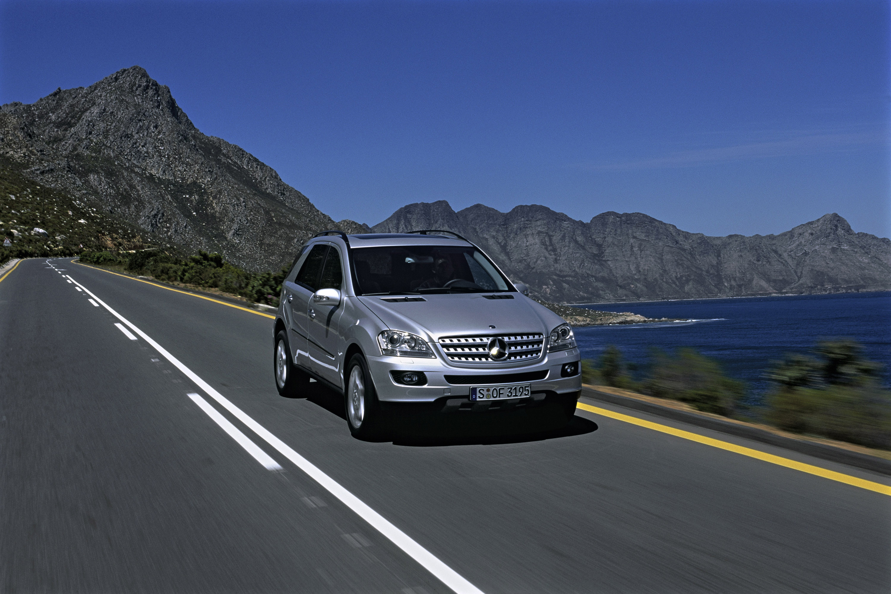 Mercedes-Benz ML350 photo #20