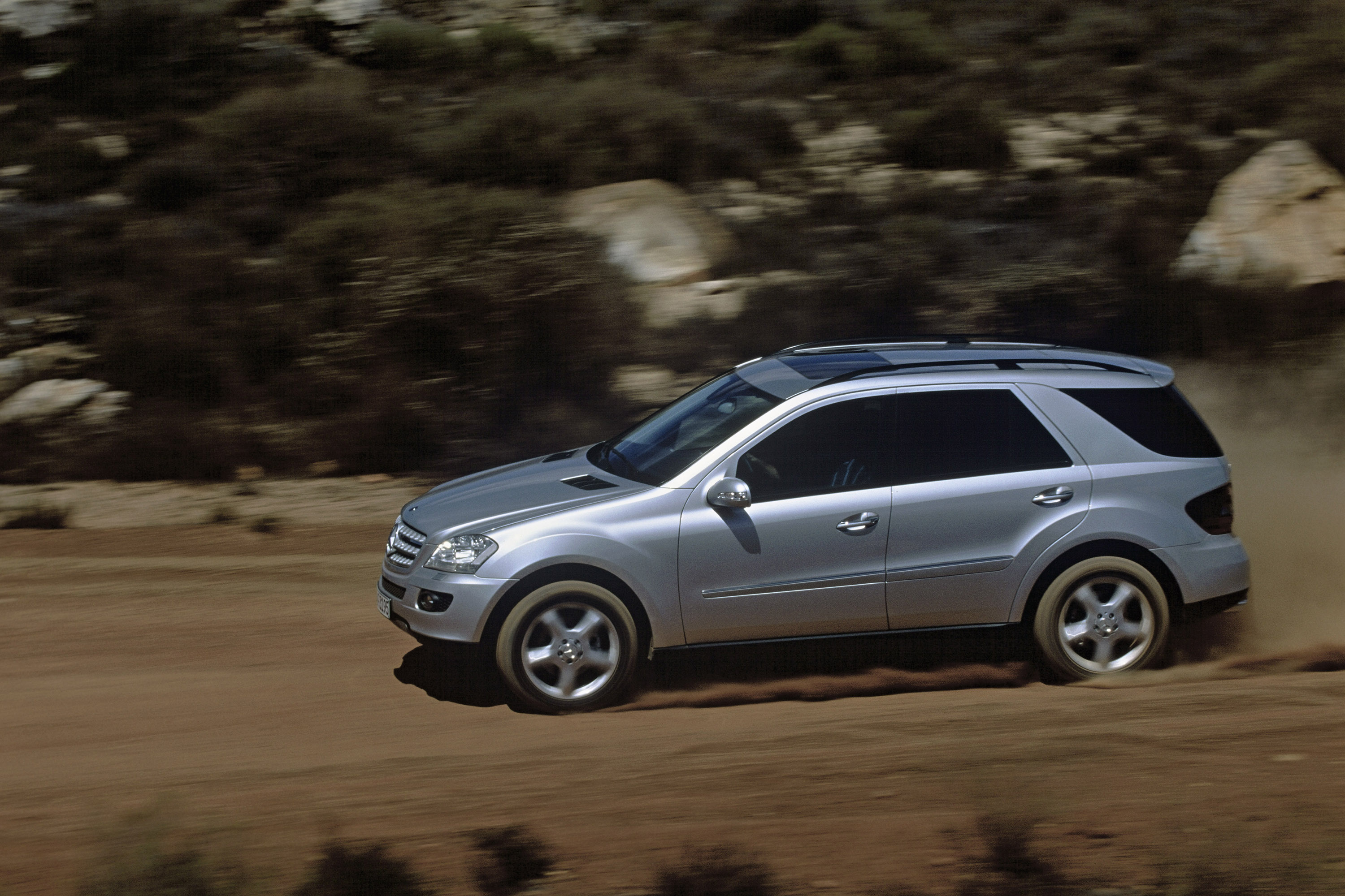 Mercedes-Benz ML350 photo #26