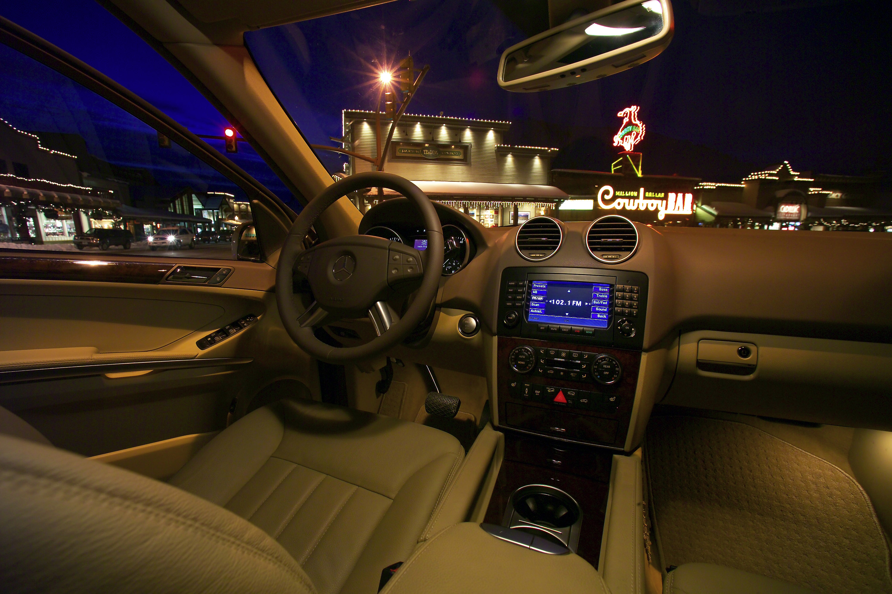 Mercedes-Benz ML500 photo #21