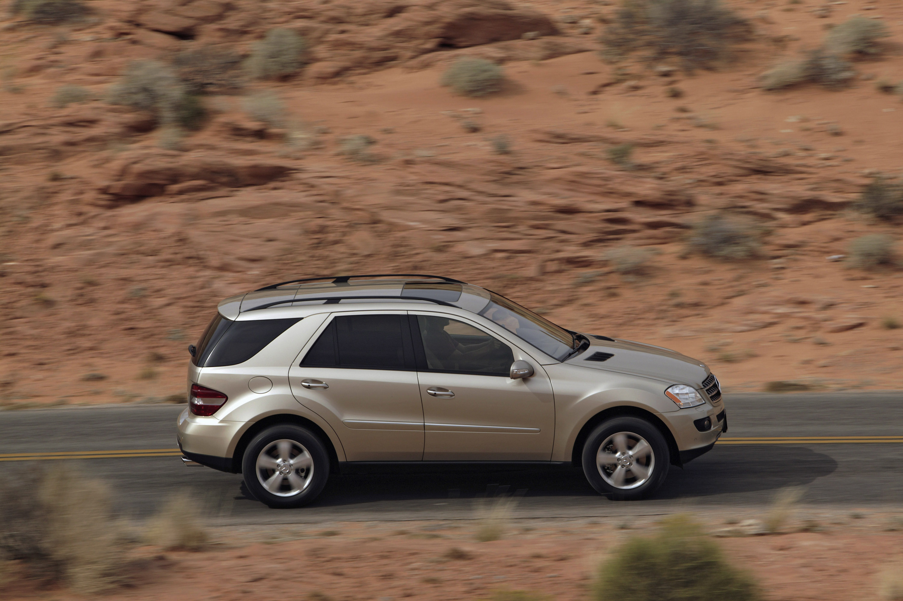 Mercedes-Benz ML500 photo #25