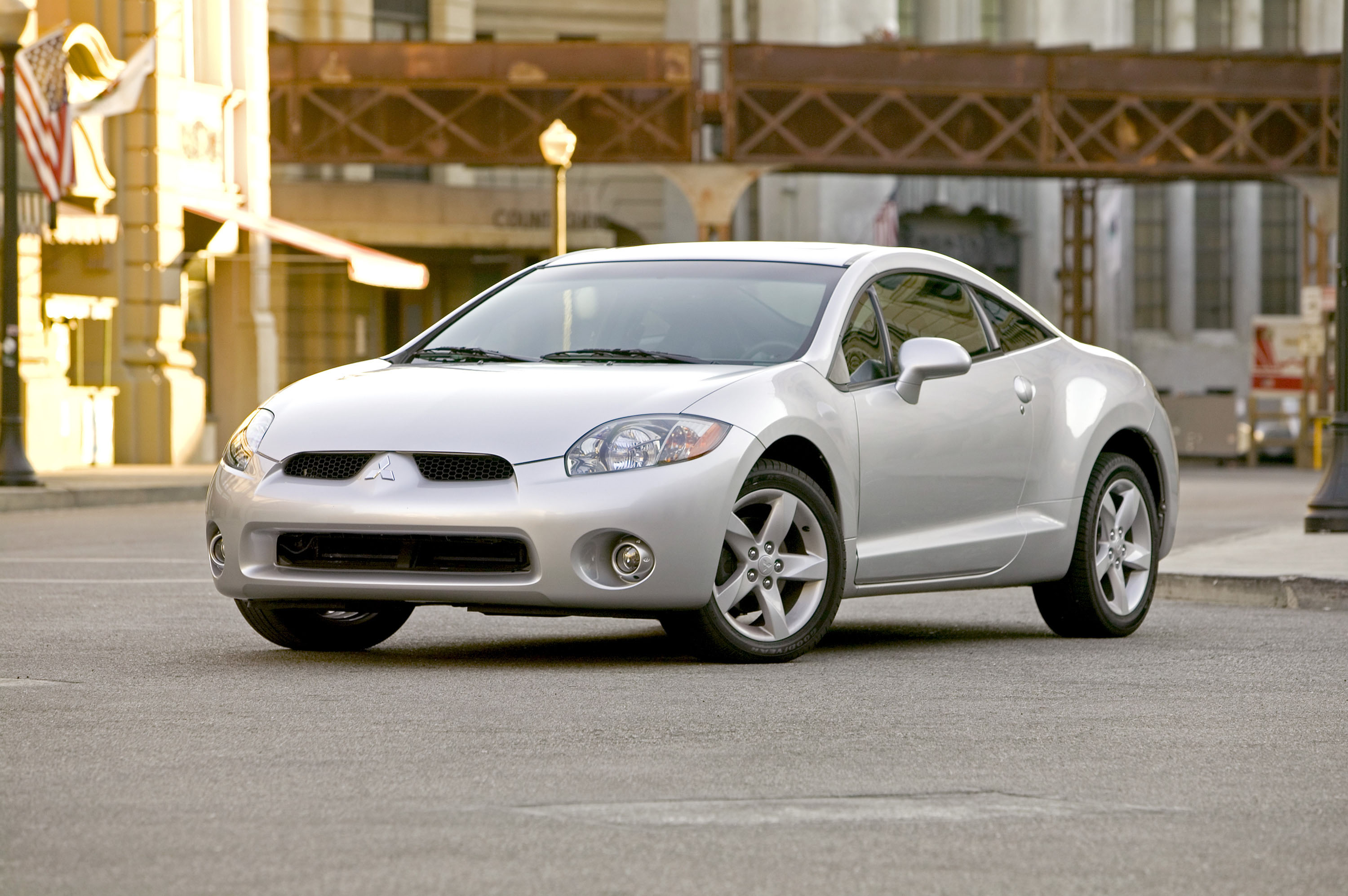 Mitsubishi Eclipse photo #2