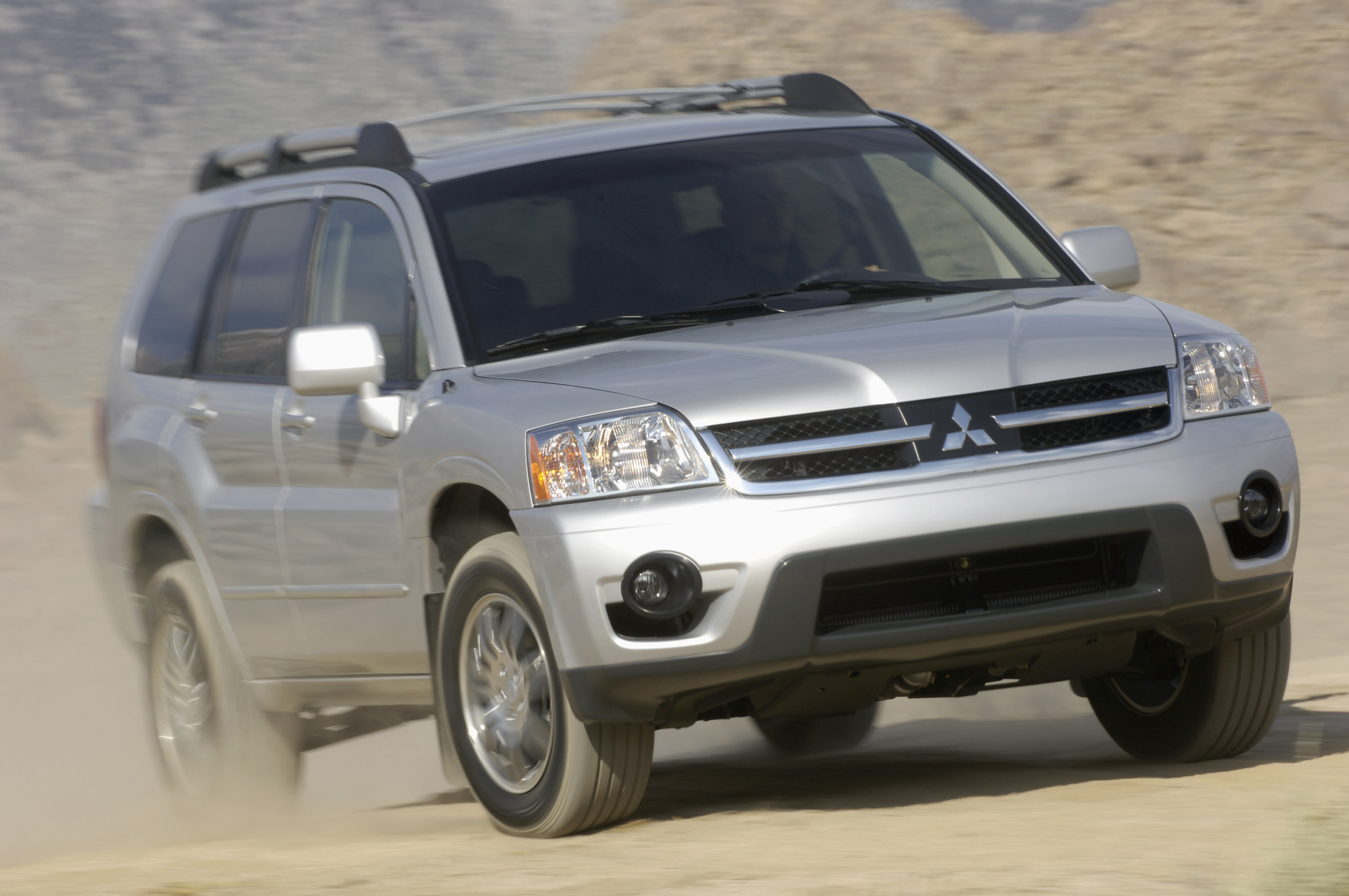 Mitsubishi Endeavor photo #2