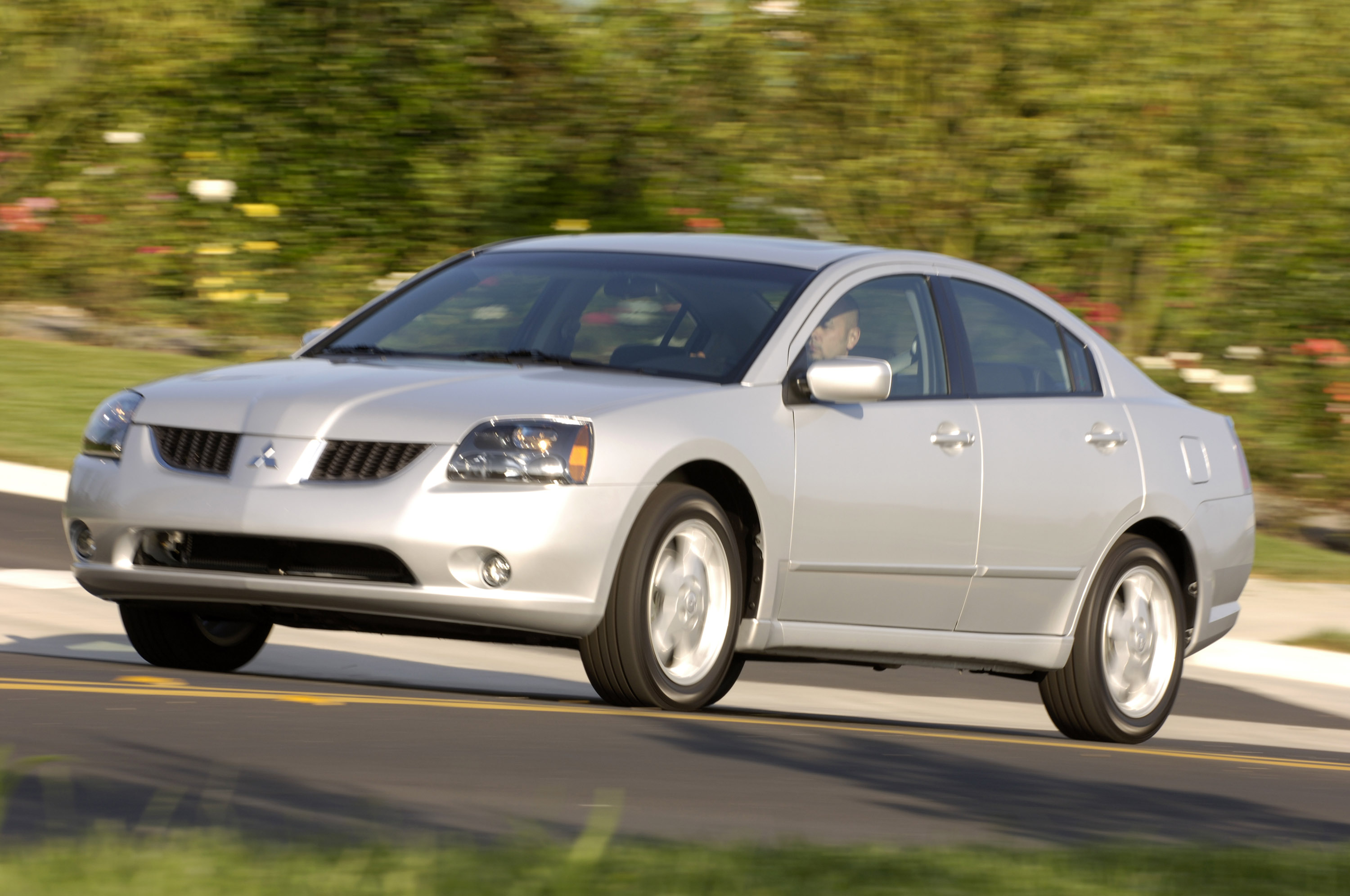 Mitsubishi Galant photo #3