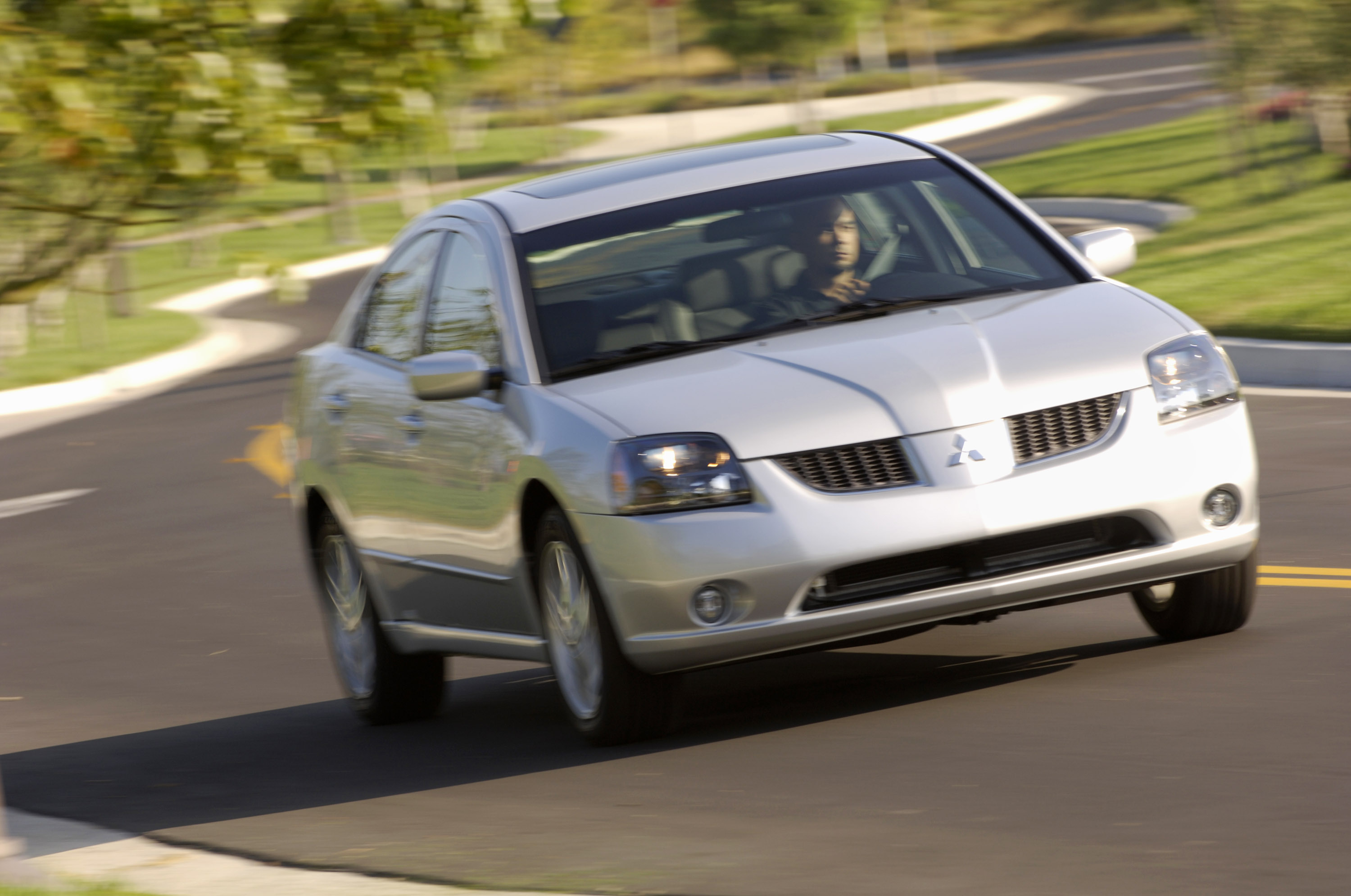 Mitsubishi Galant photo #4