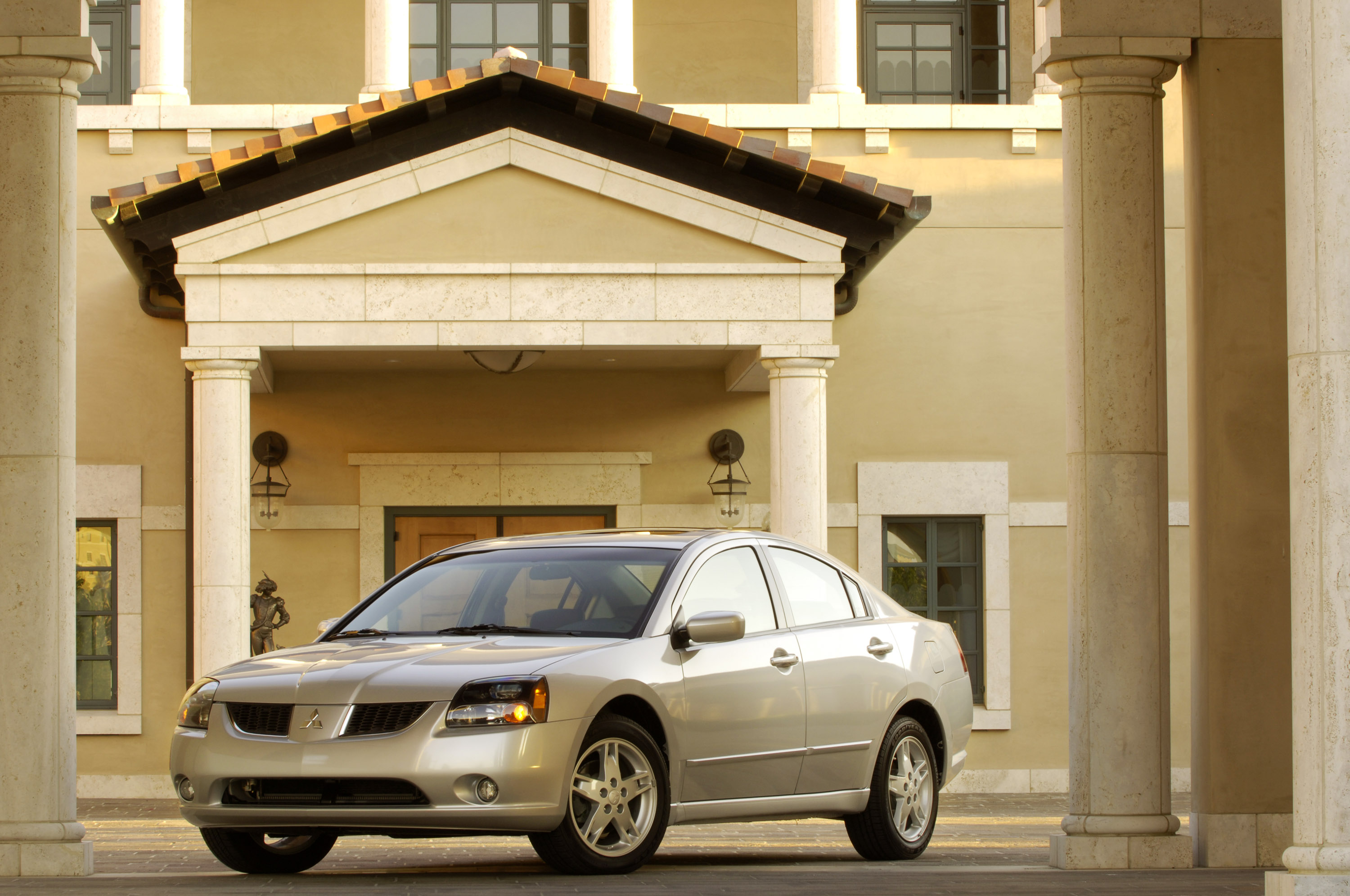 Mitsubishi Galant photo #5