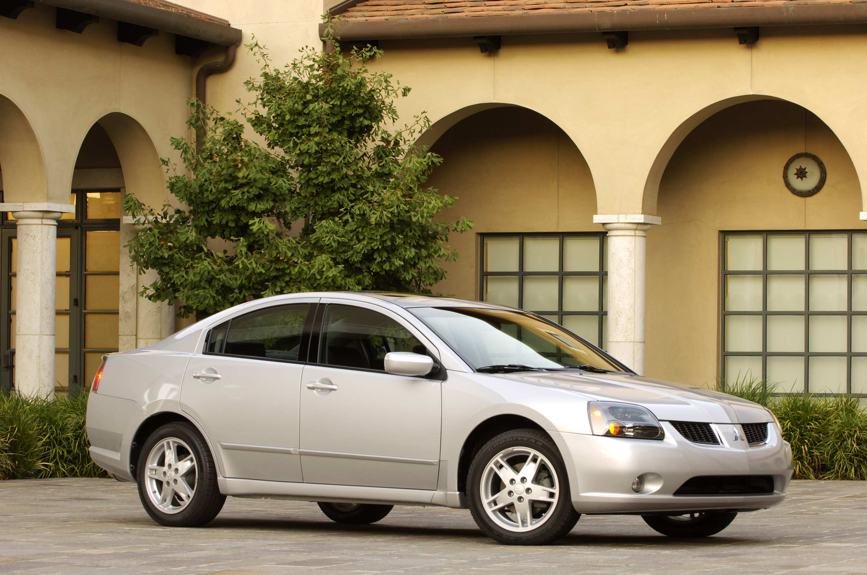 Mitsubishi galant поколения. Мицубиси Галант 9. Mitsubishi Galant 9 (2003-2012). Мицубиси Галант 9 поколения. Mitsubishi Galant 2012.