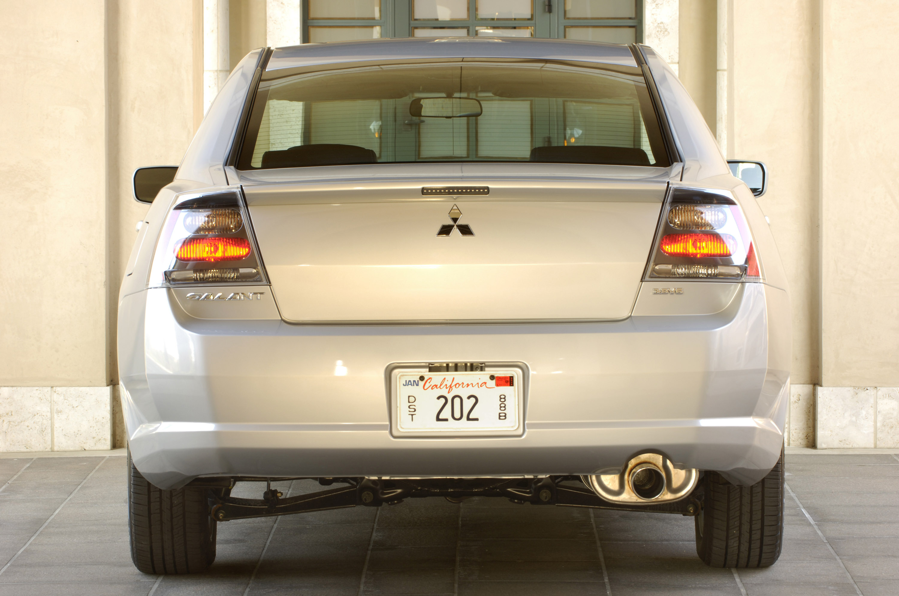 Mitsubishi Galant photo #13