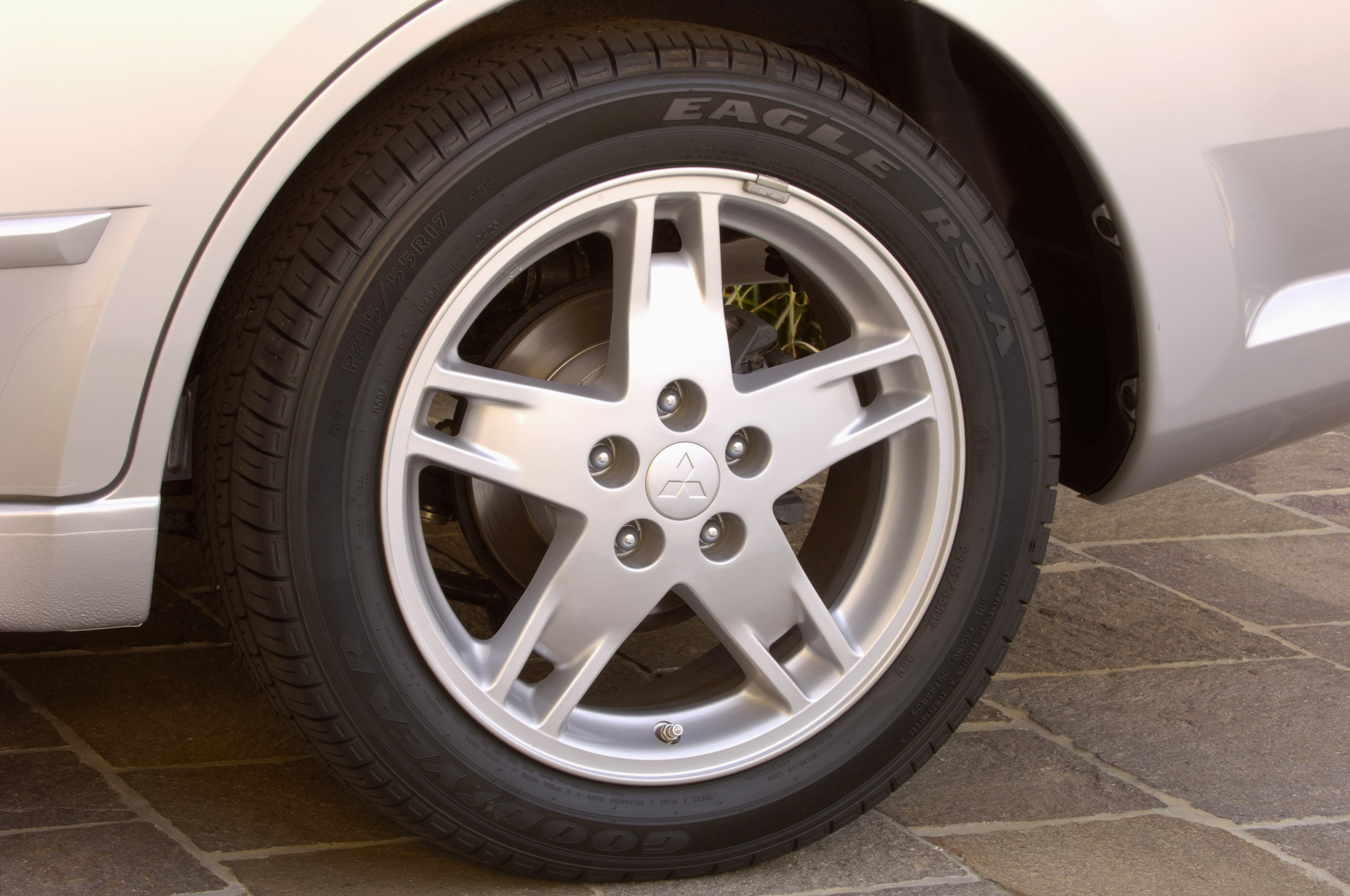 Mitsubishi Galant photo #20