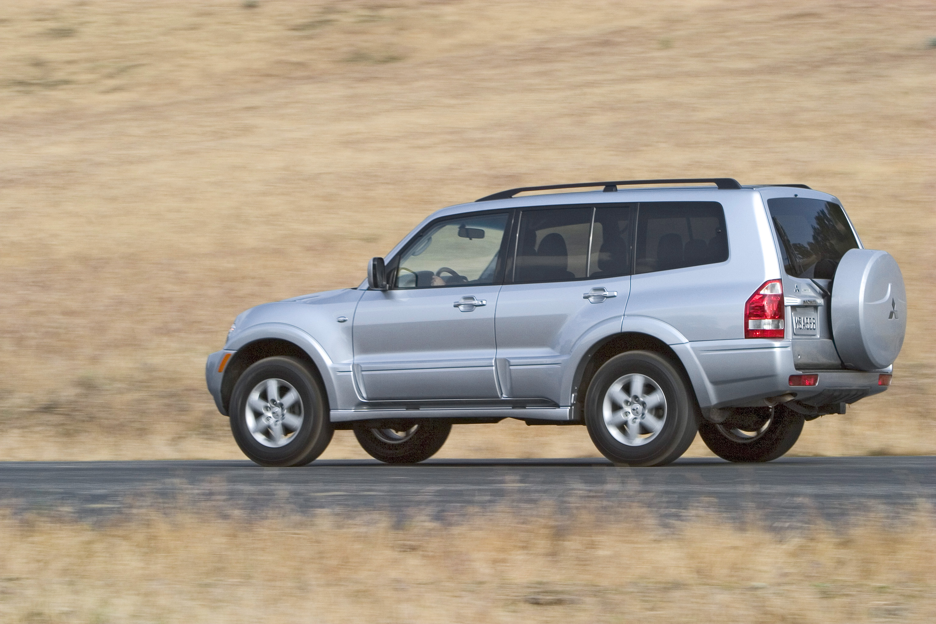 Mitsubishi pajero 3 поколение