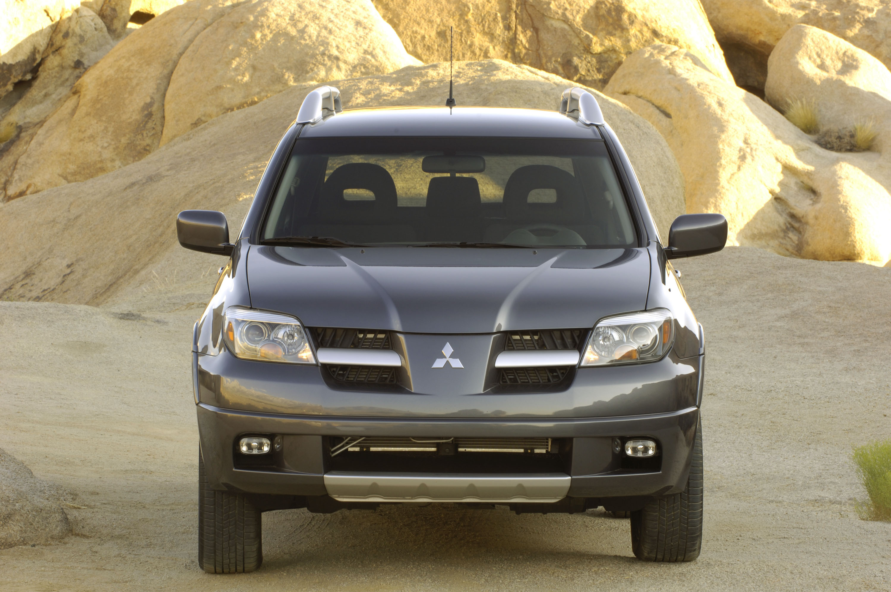 Mitsubishi Outlander photo #3