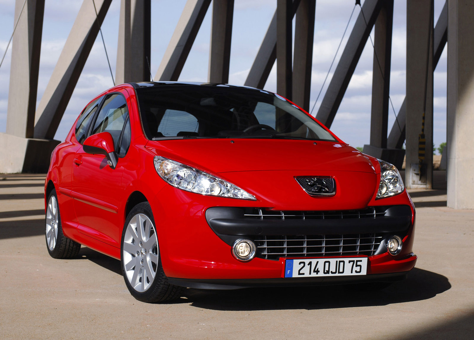 Peugeot 207 photo #1