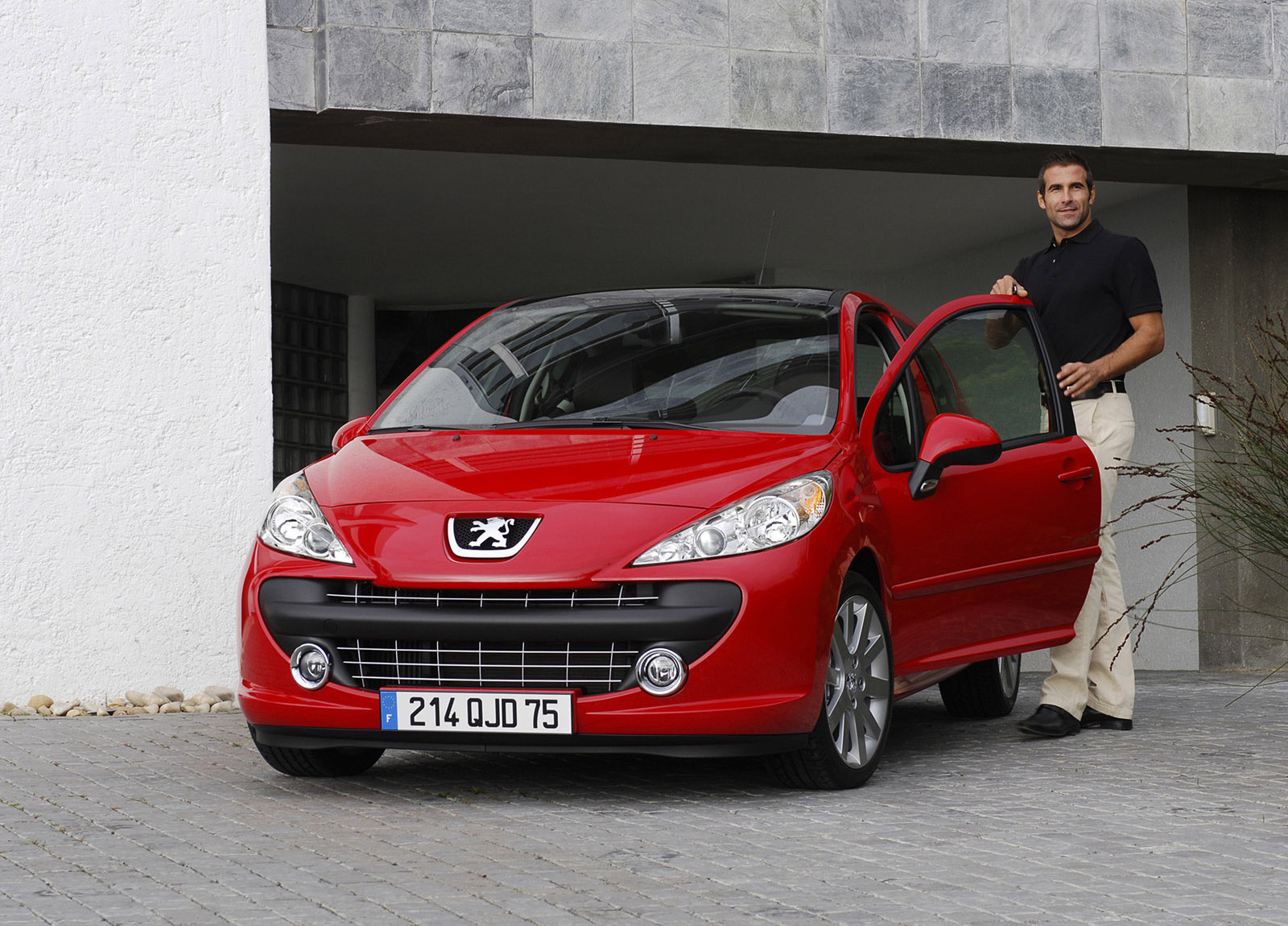 Peugeot 207 photo #15