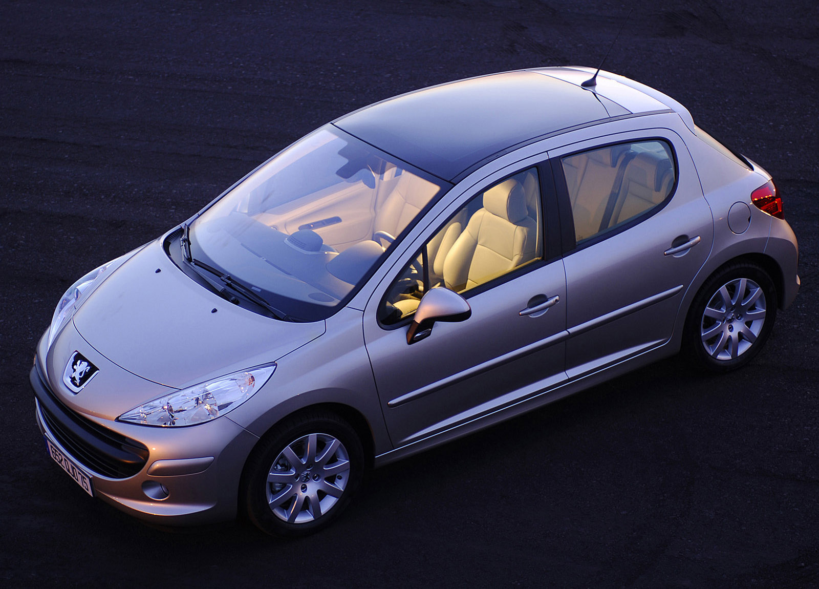 Peugeot 207 photo #16