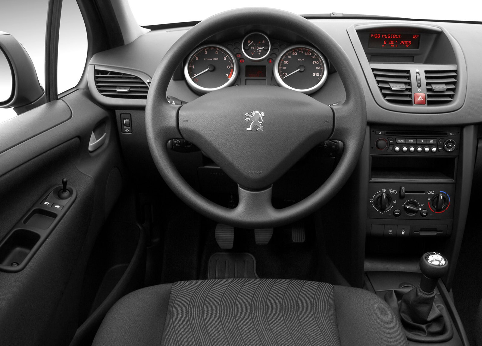 Peugeot 207 photo #37