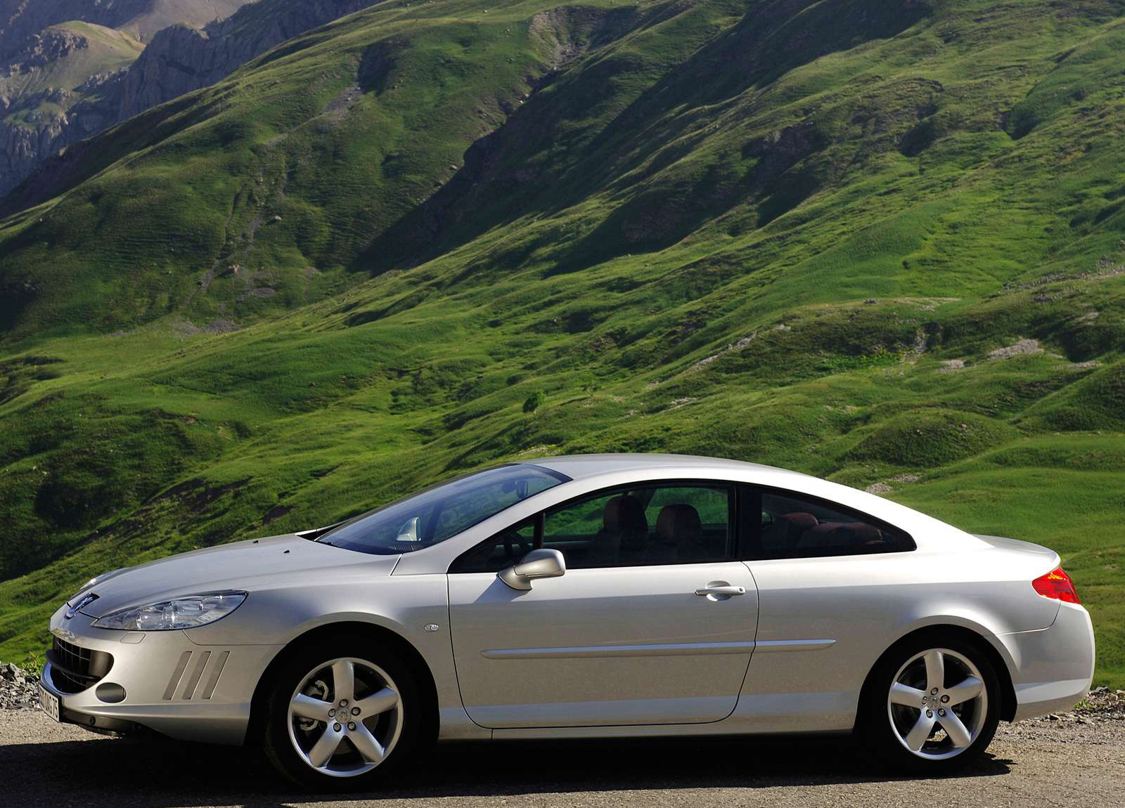 Peugeot 407 Coupe photo #6
