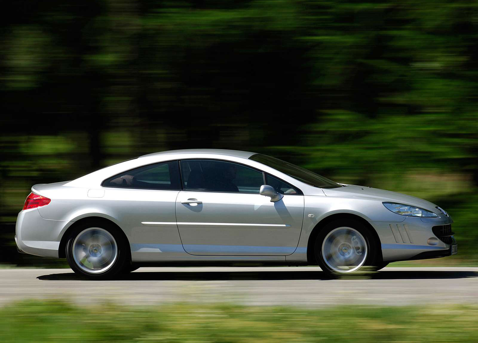 Peugeot 407 Coupe photo #10