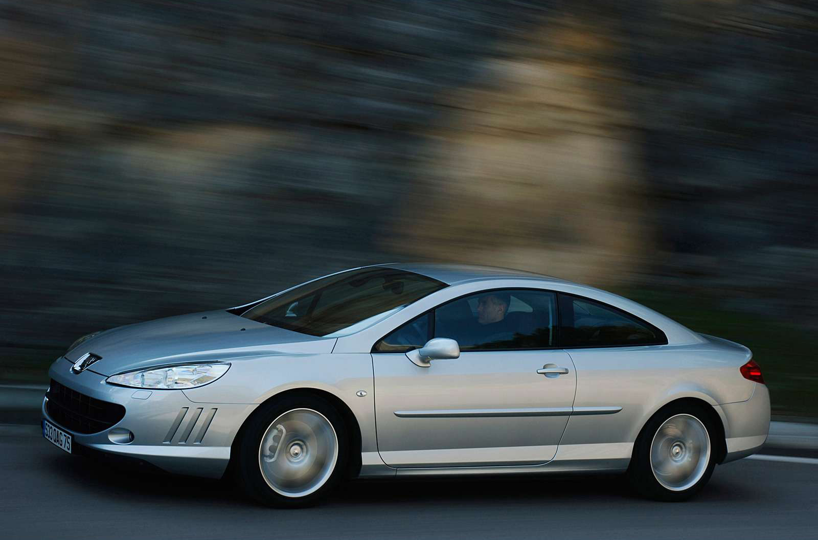 Peugeot 407 Coupe photo #11