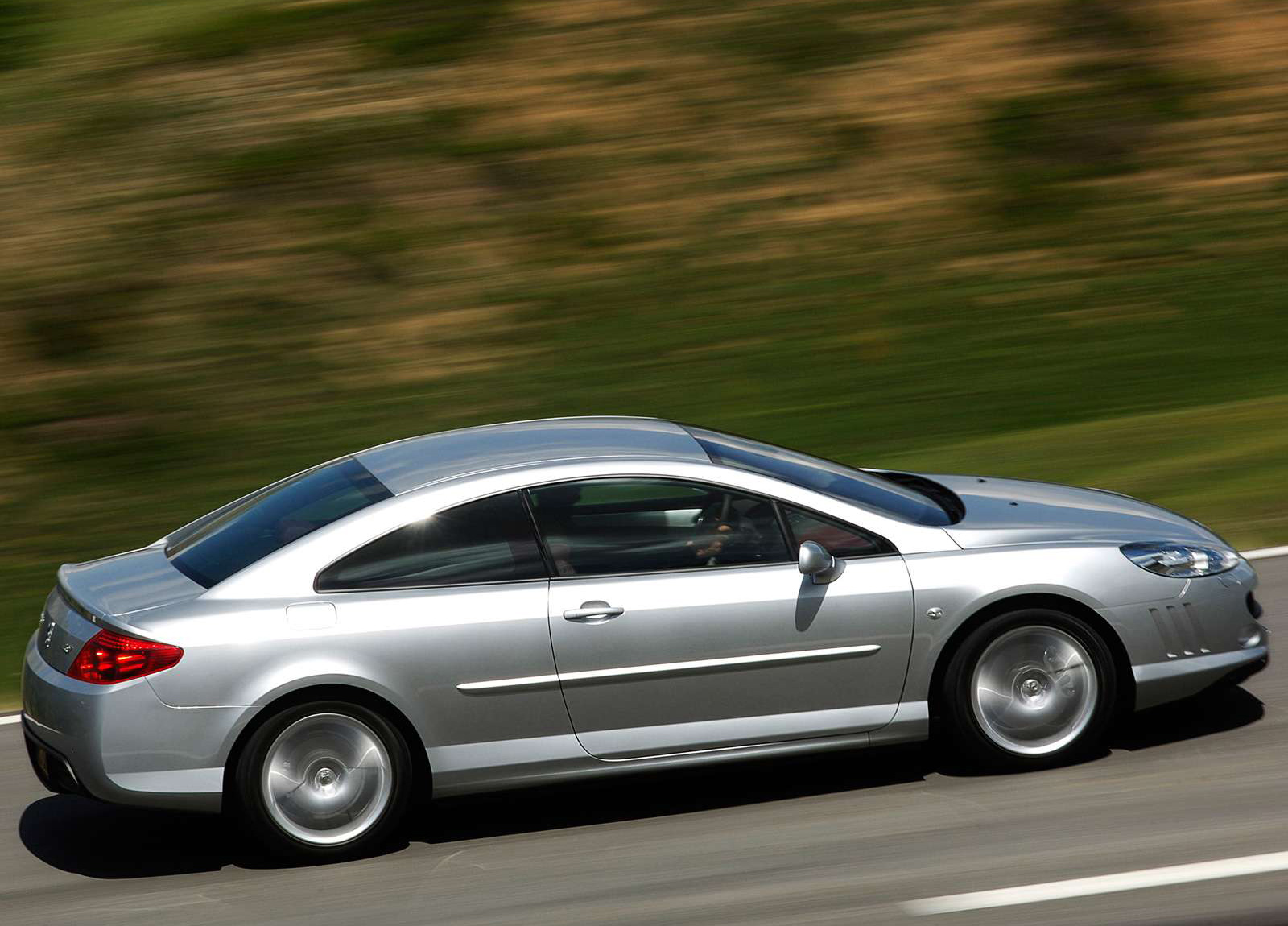 Peugeot 407 Coupe photo #26