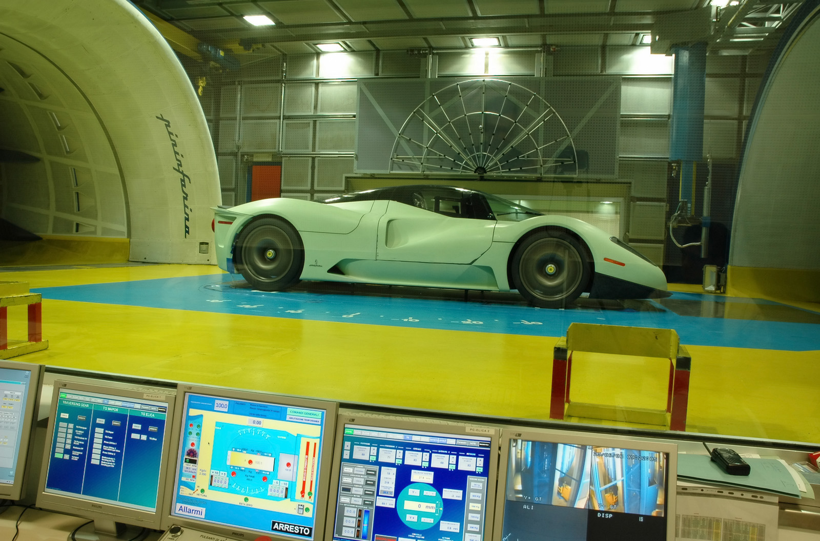 Pininfarina Ferrari P4/5 photo #12