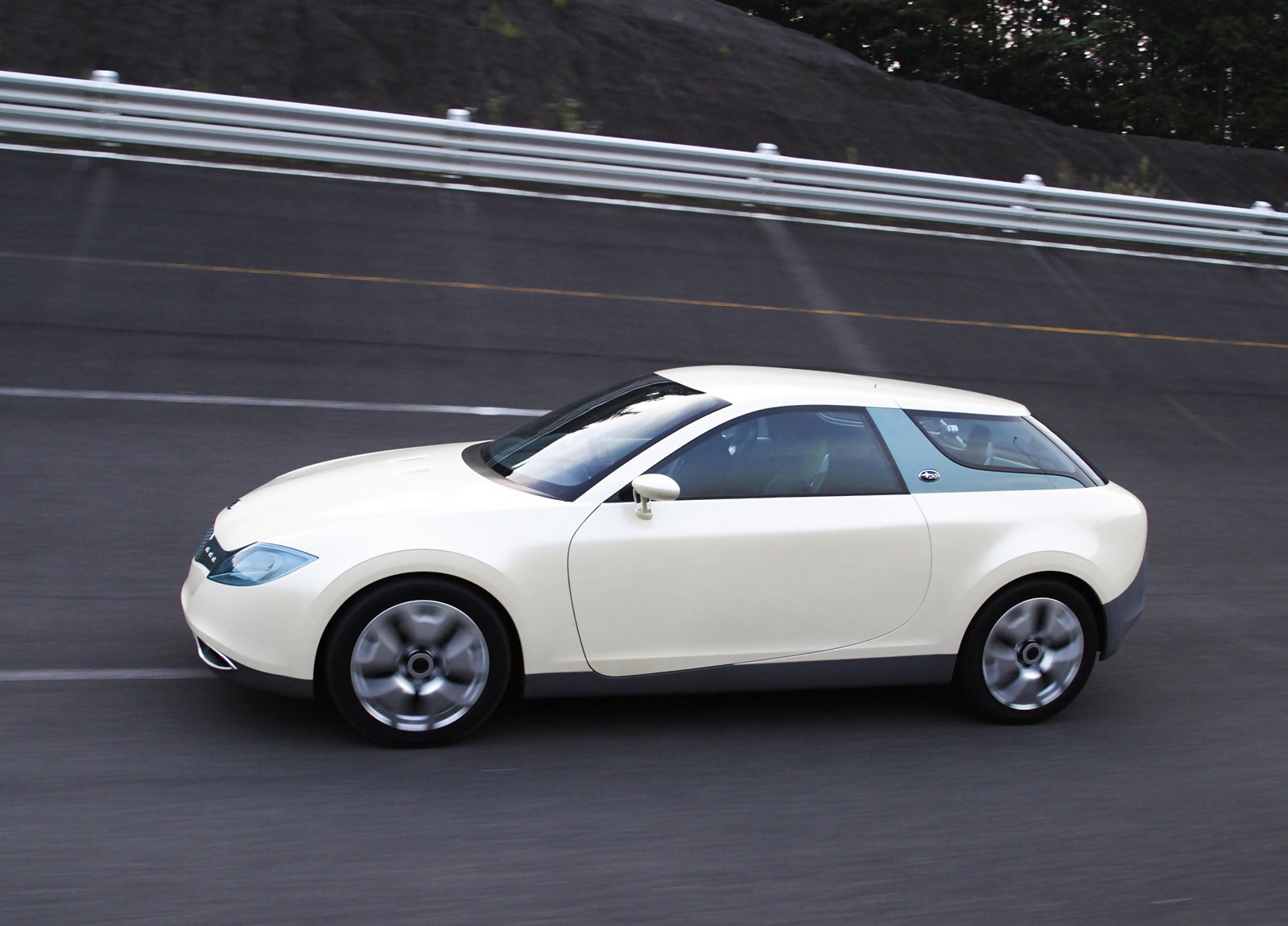 Subaru B5-TPH Concept photo #4