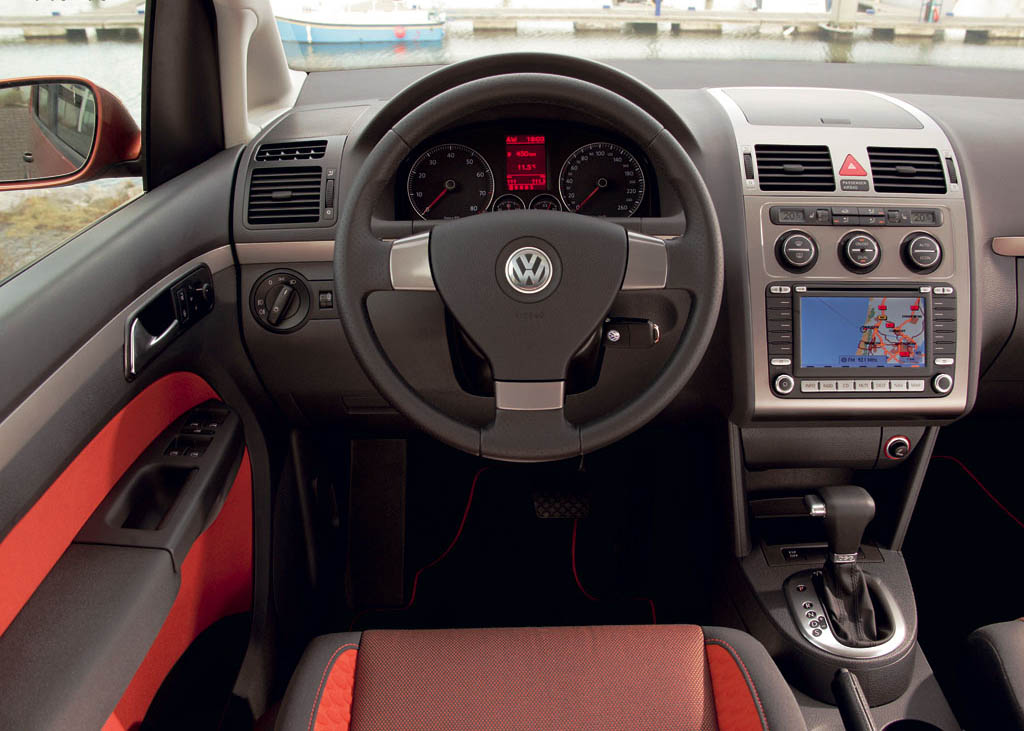 Volkswagen CrossTouran photo #3