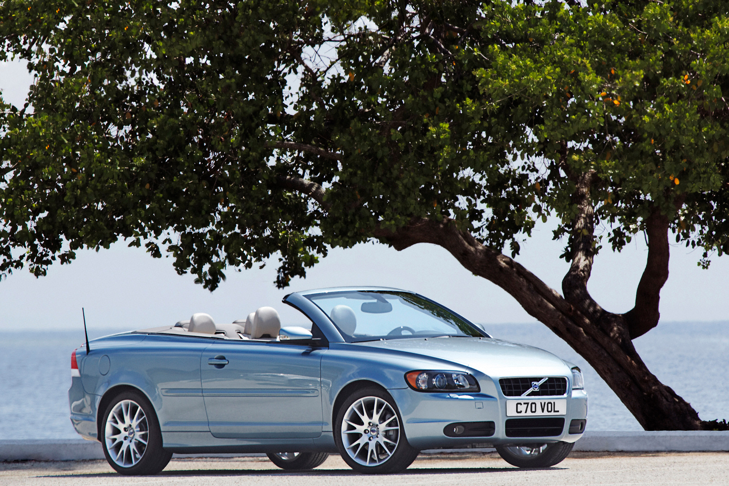 Volvo C70 photo #3