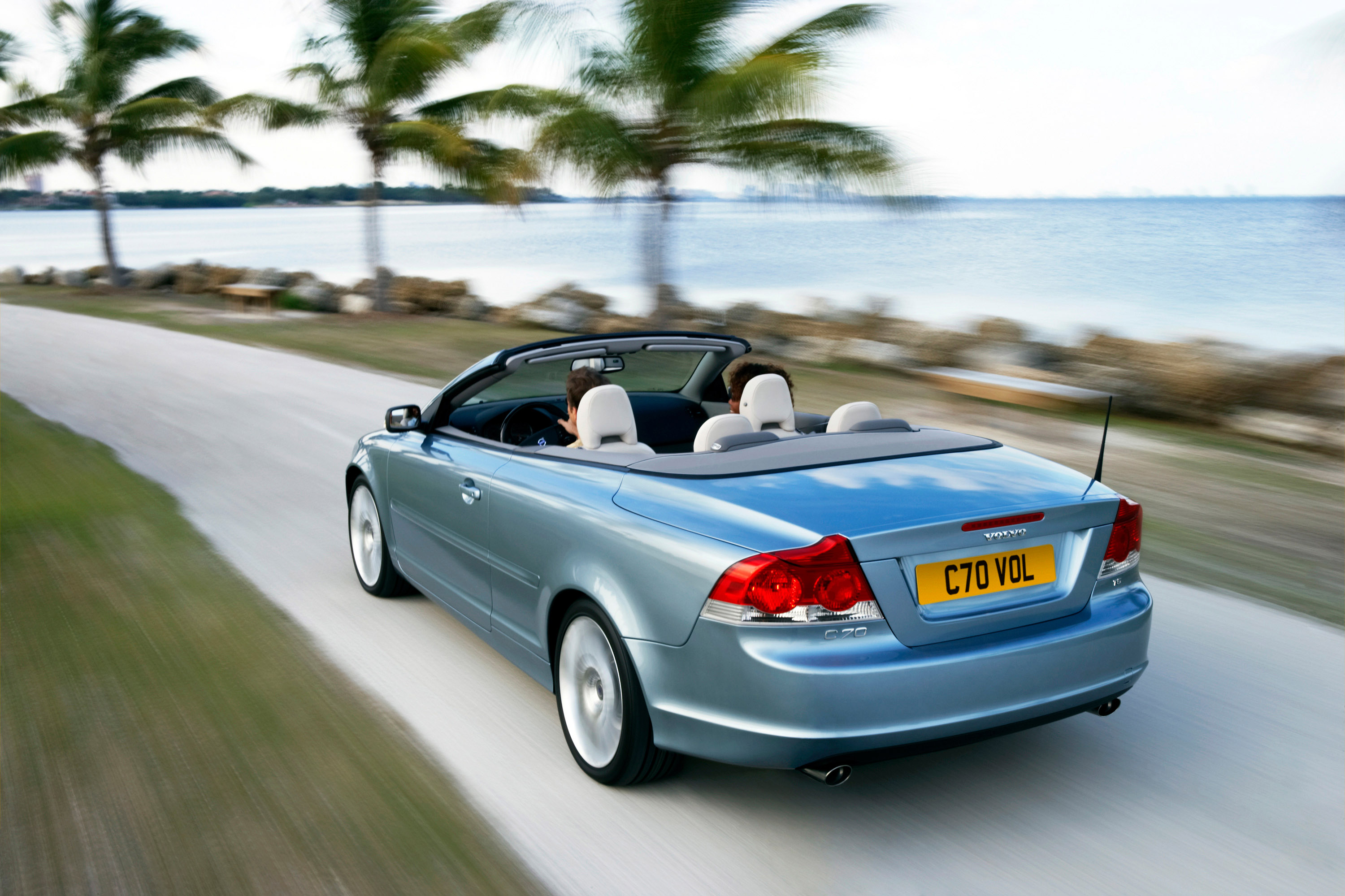 Volvo C70 photo #21