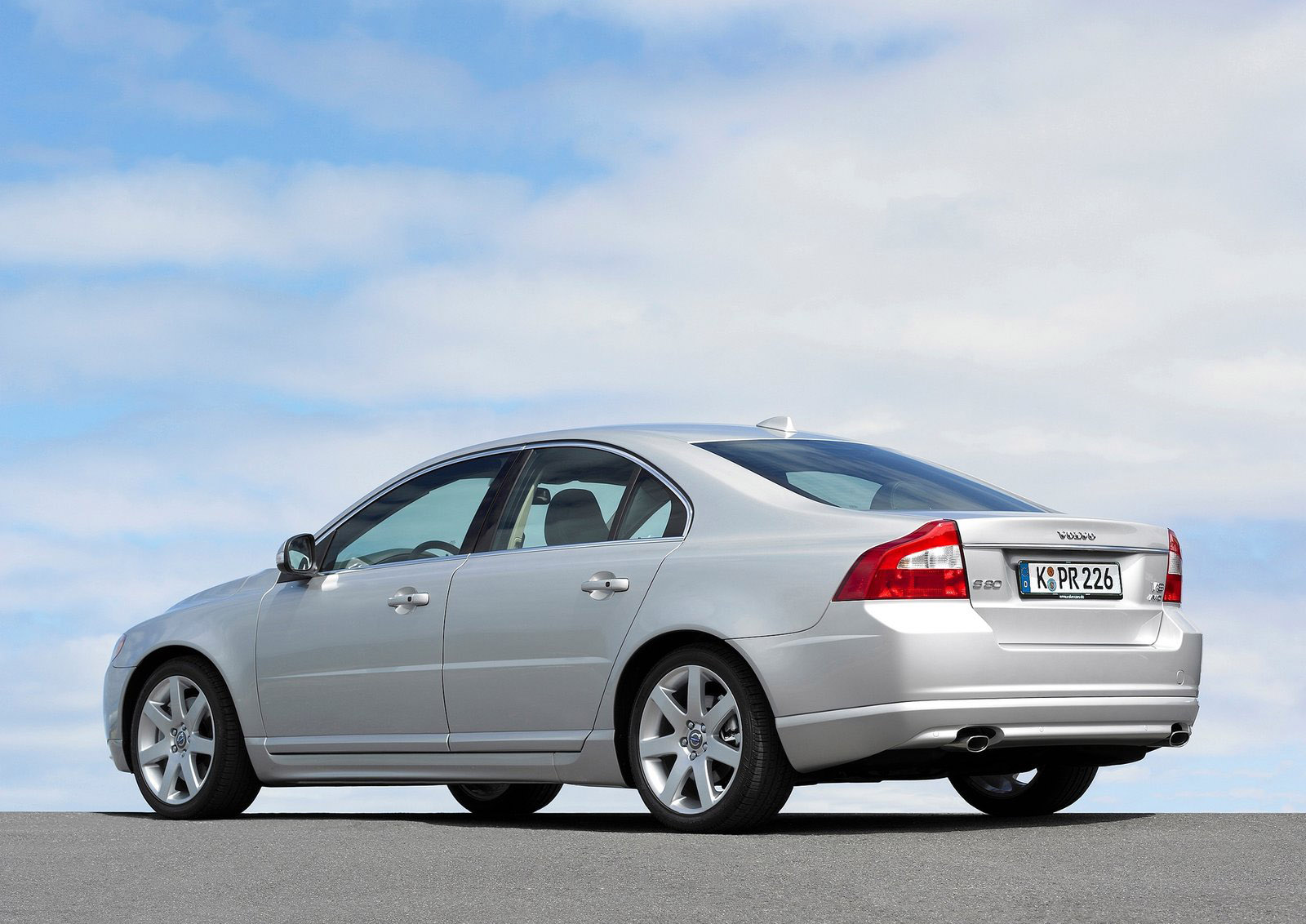 Volvo S80 photo #18