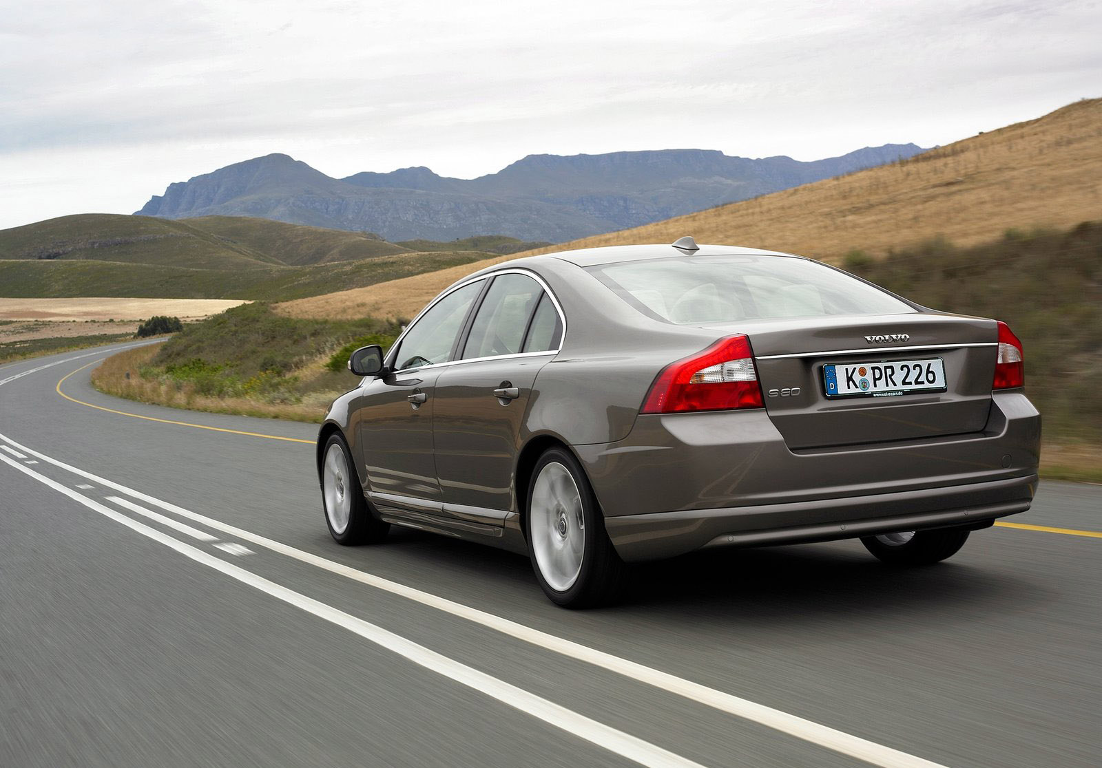 Volvo S80 photo #20