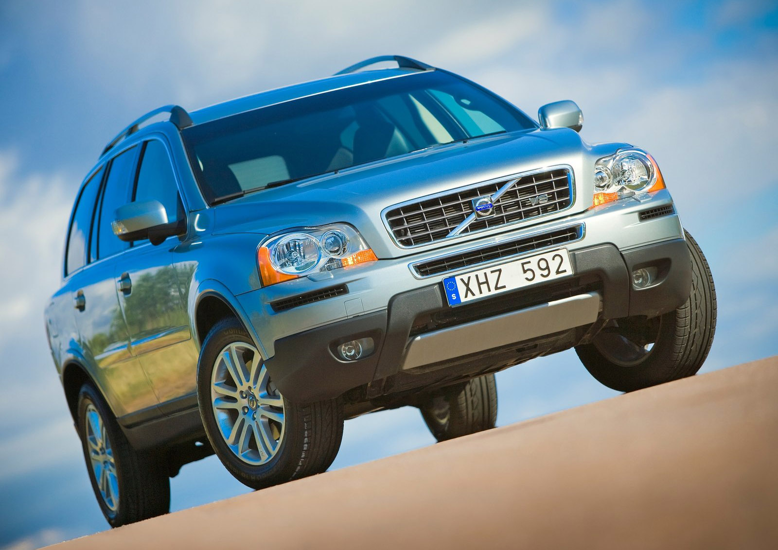 Volvo XC90 photo #9