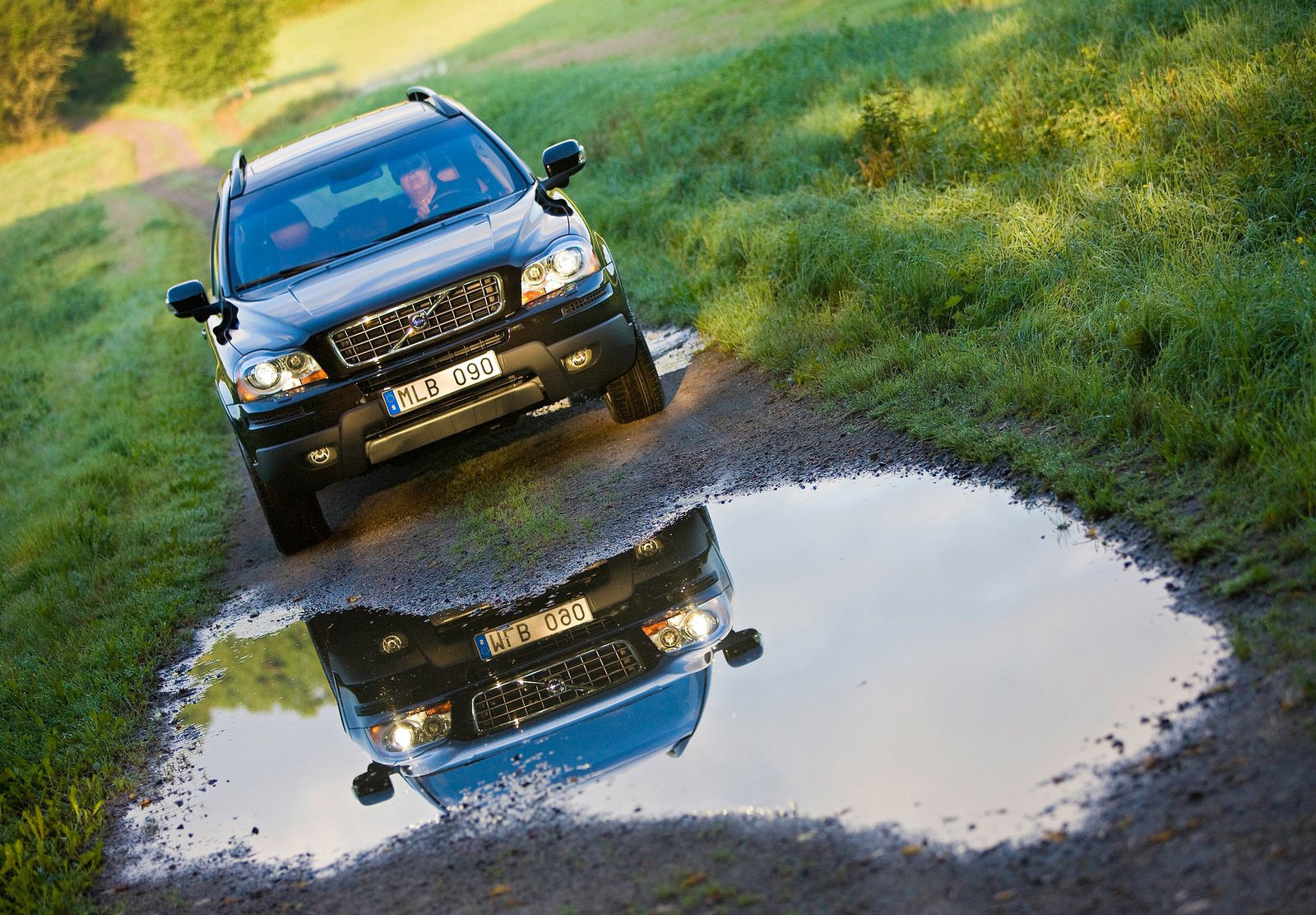 Volvo XC90 photo #12