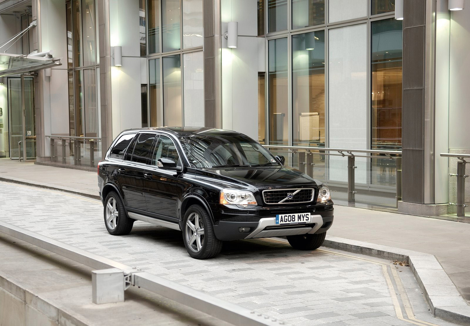 Volvo XC90 photo #16