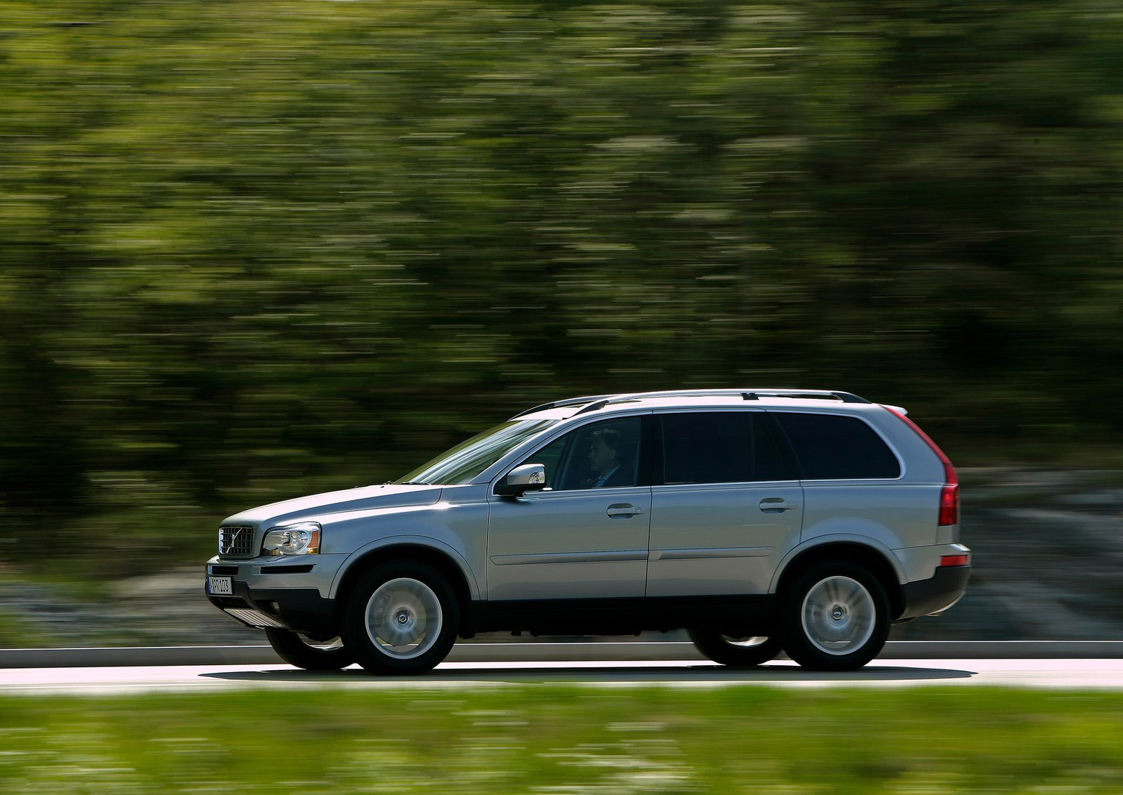 Volvo XC90 photo #17