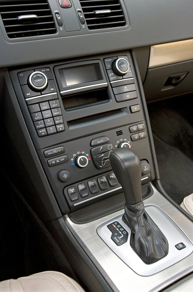 Volvo XC90 photo #30