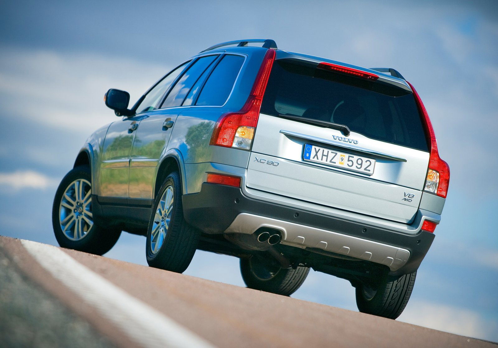 Volvo XC90 photo #34